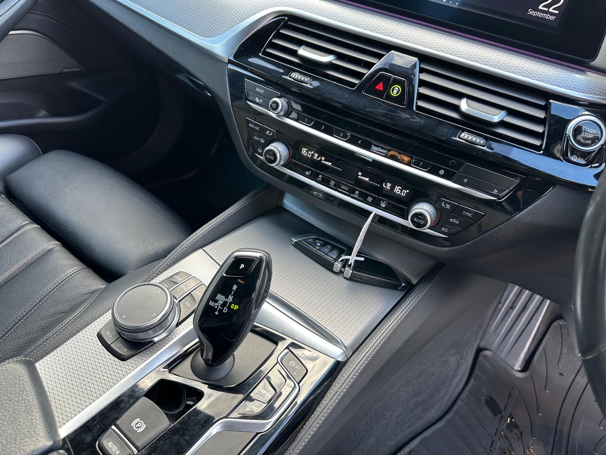 BMW 5 Series view 7