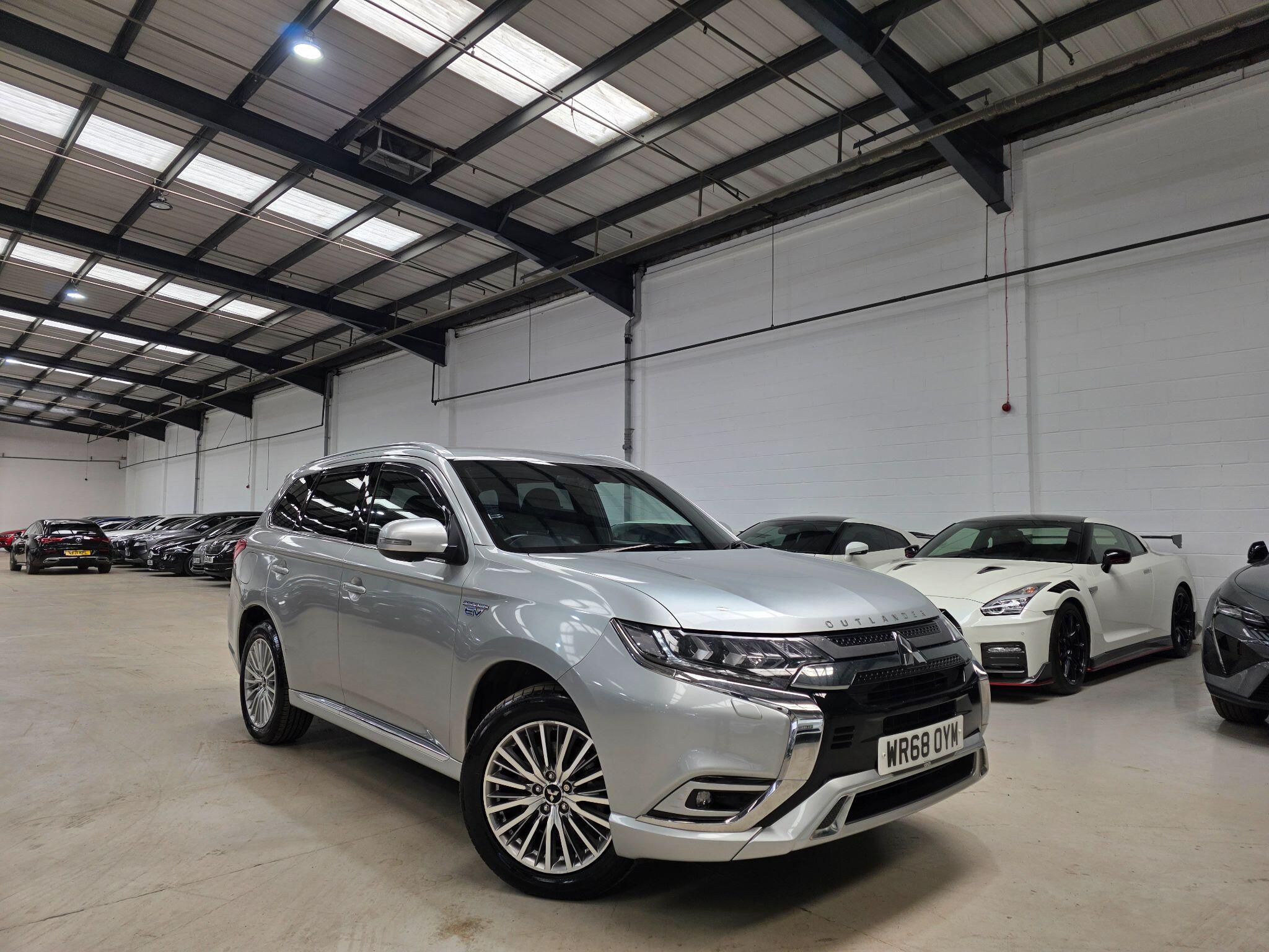 Mitsubishi Outlander view 3