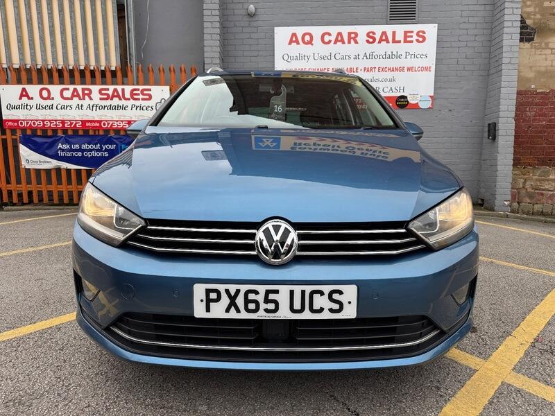 Volkswagen Golf SV view 2