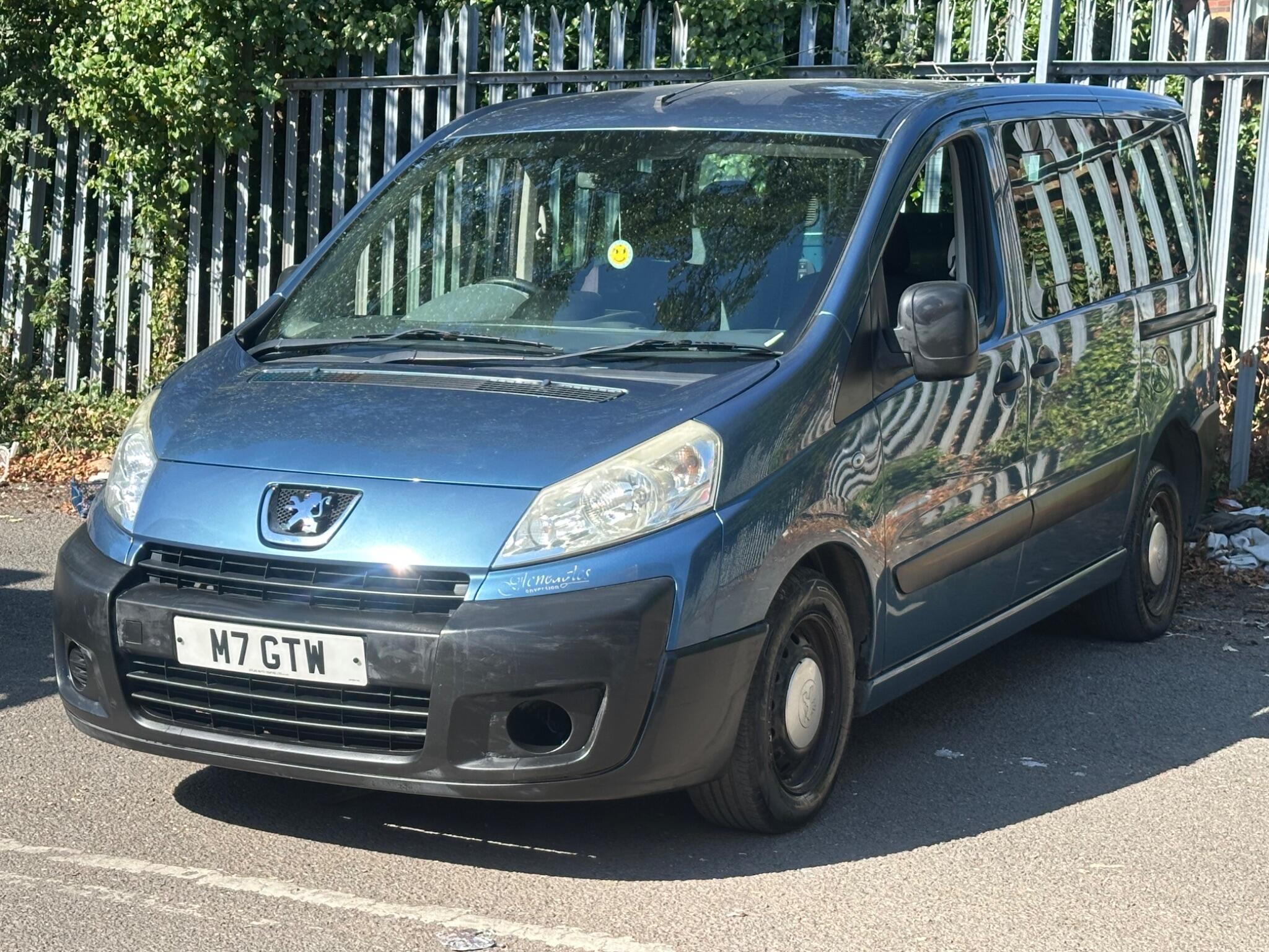Peugeot Expert Tepee view 3
