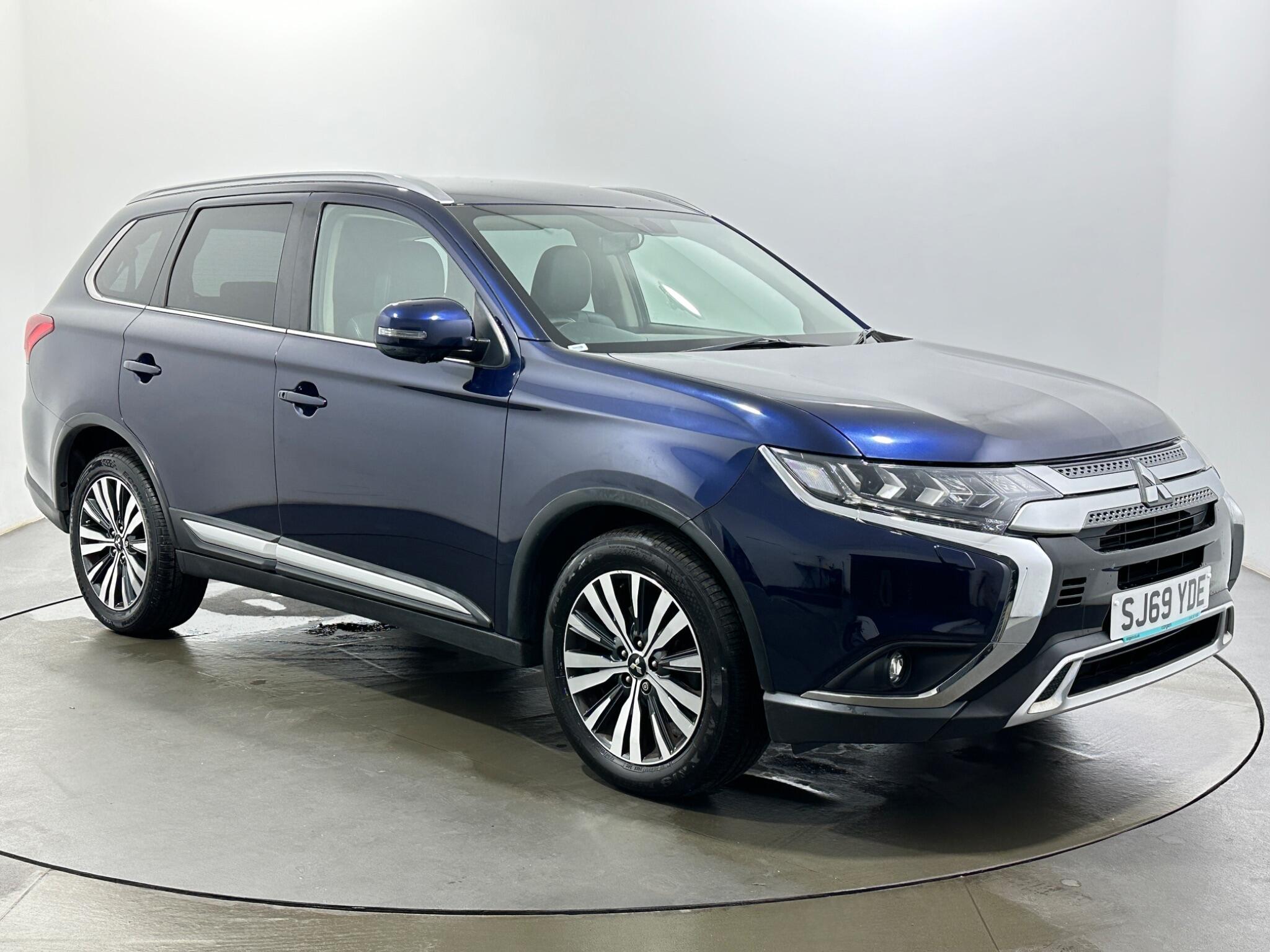 Mitsubishi Outlander main image