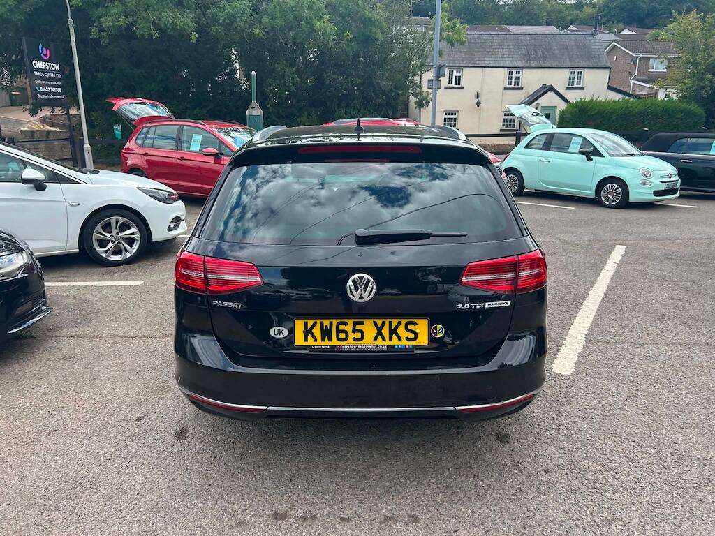 Volkswagen Passat view 3