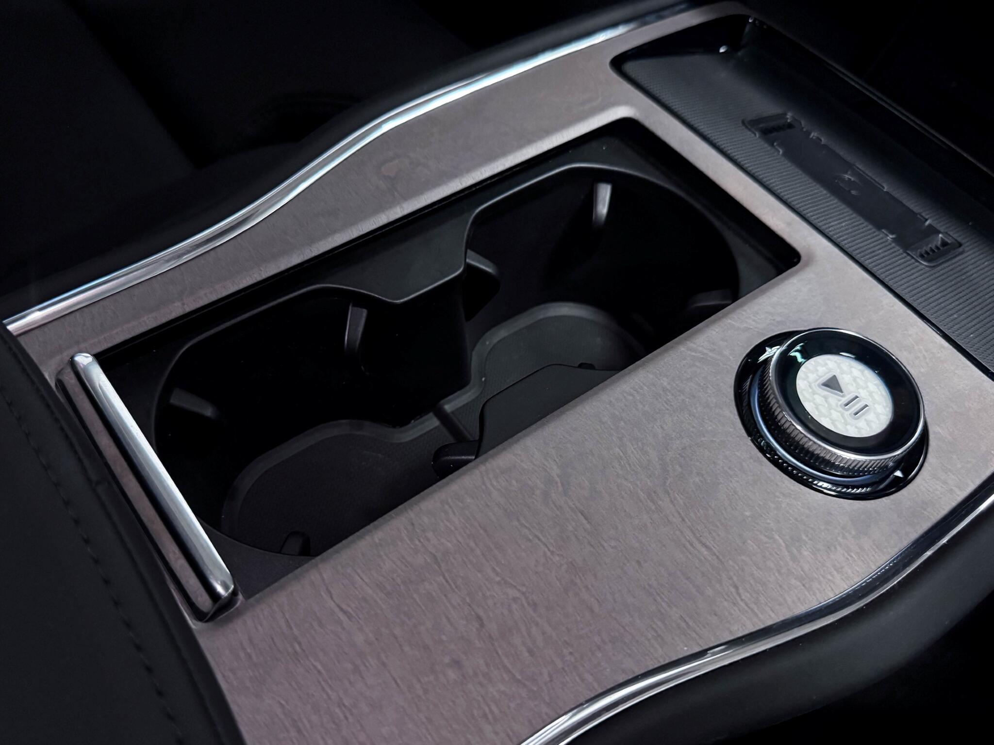 Volvo Ex90 view 34