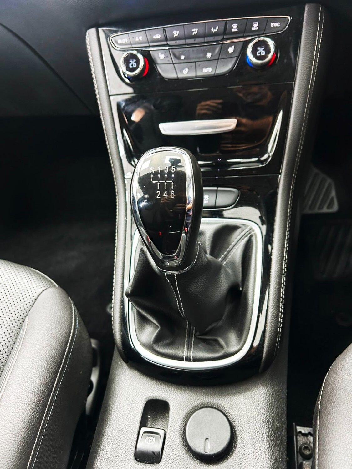 Vauxhall Astra view 16