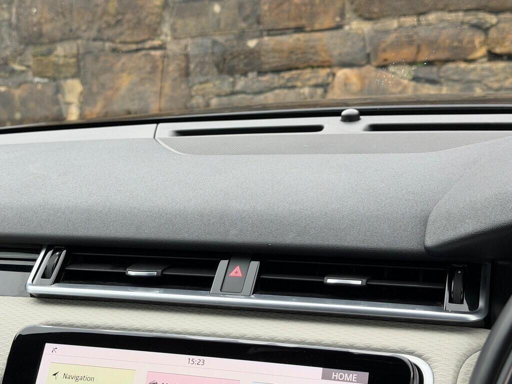 Land Rover Range Rover Velar view 31