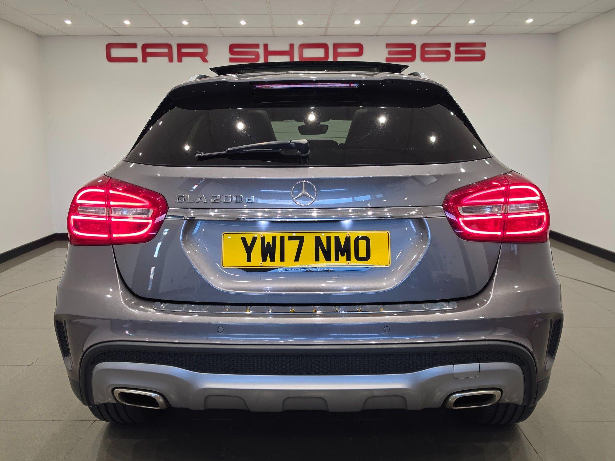 Mercedes-Benz GLA view 16
