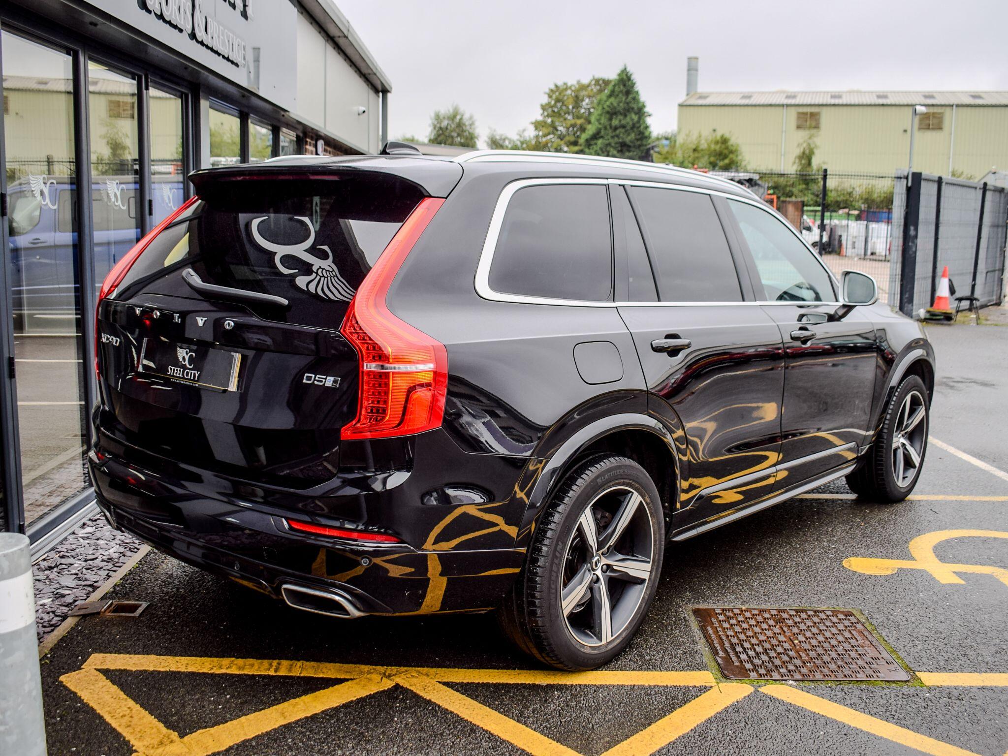 Volvo XC90 view 5