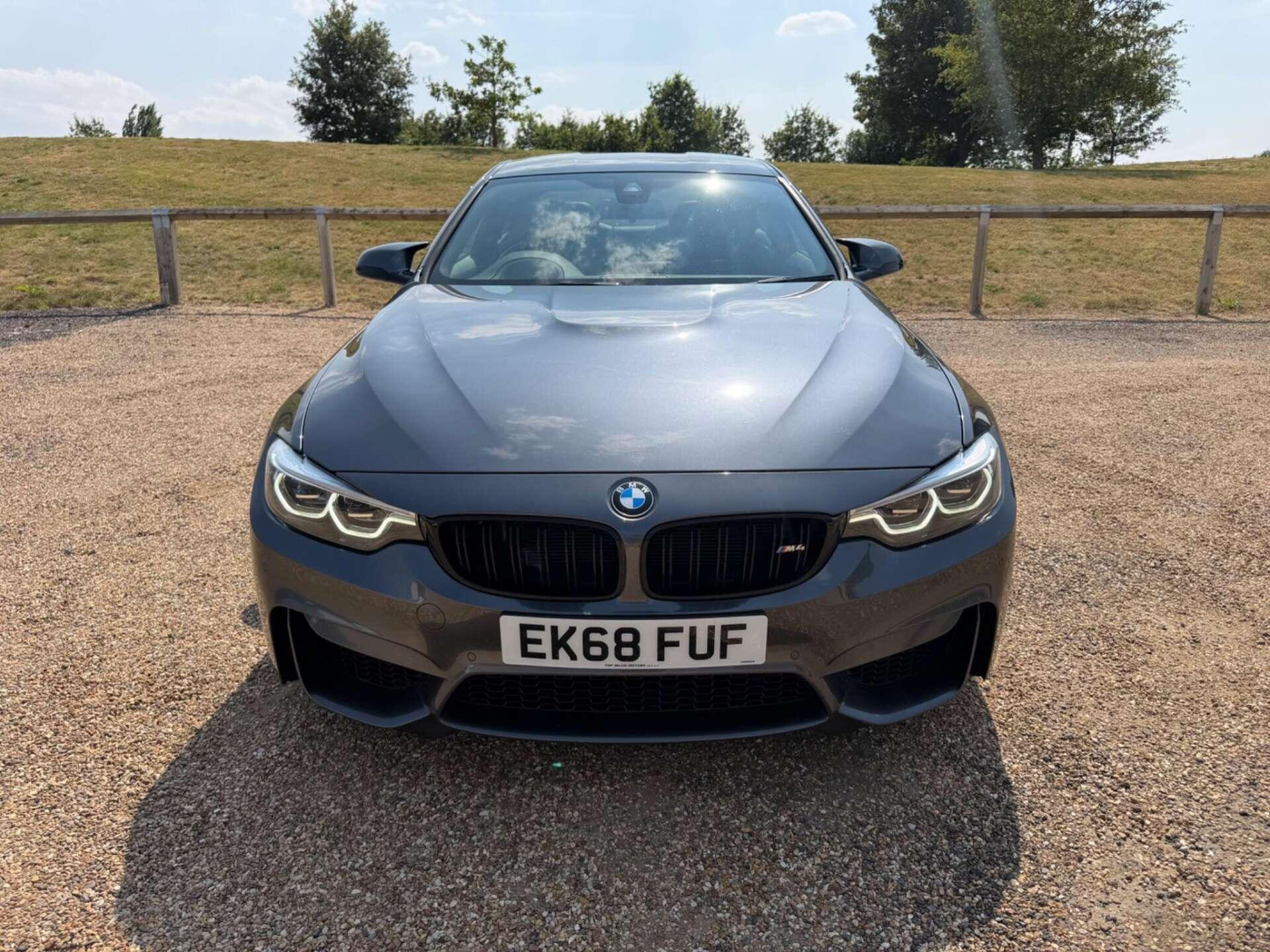 BMW M4 view 4