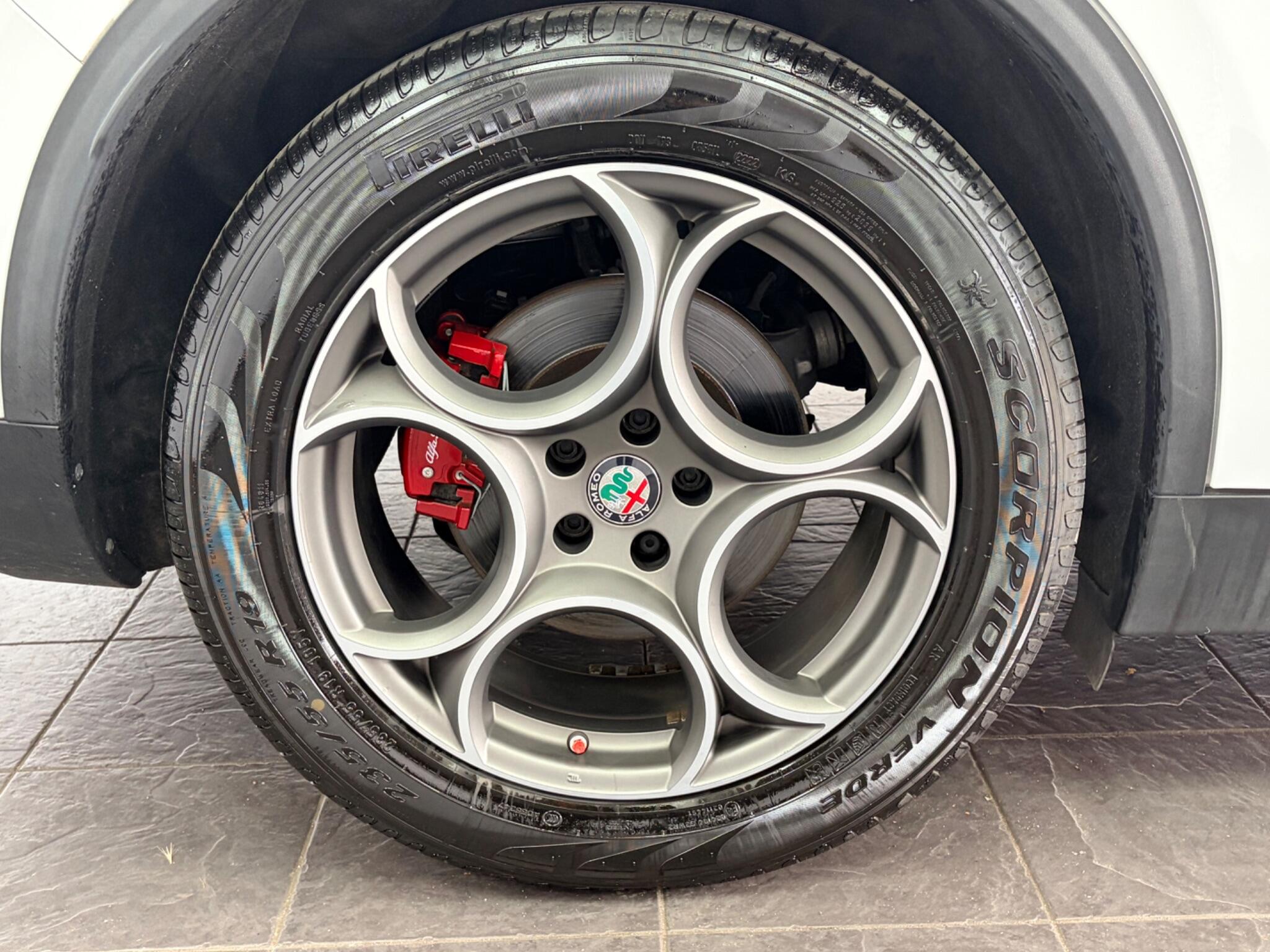 Alfa Romeo Stelvio view 24
