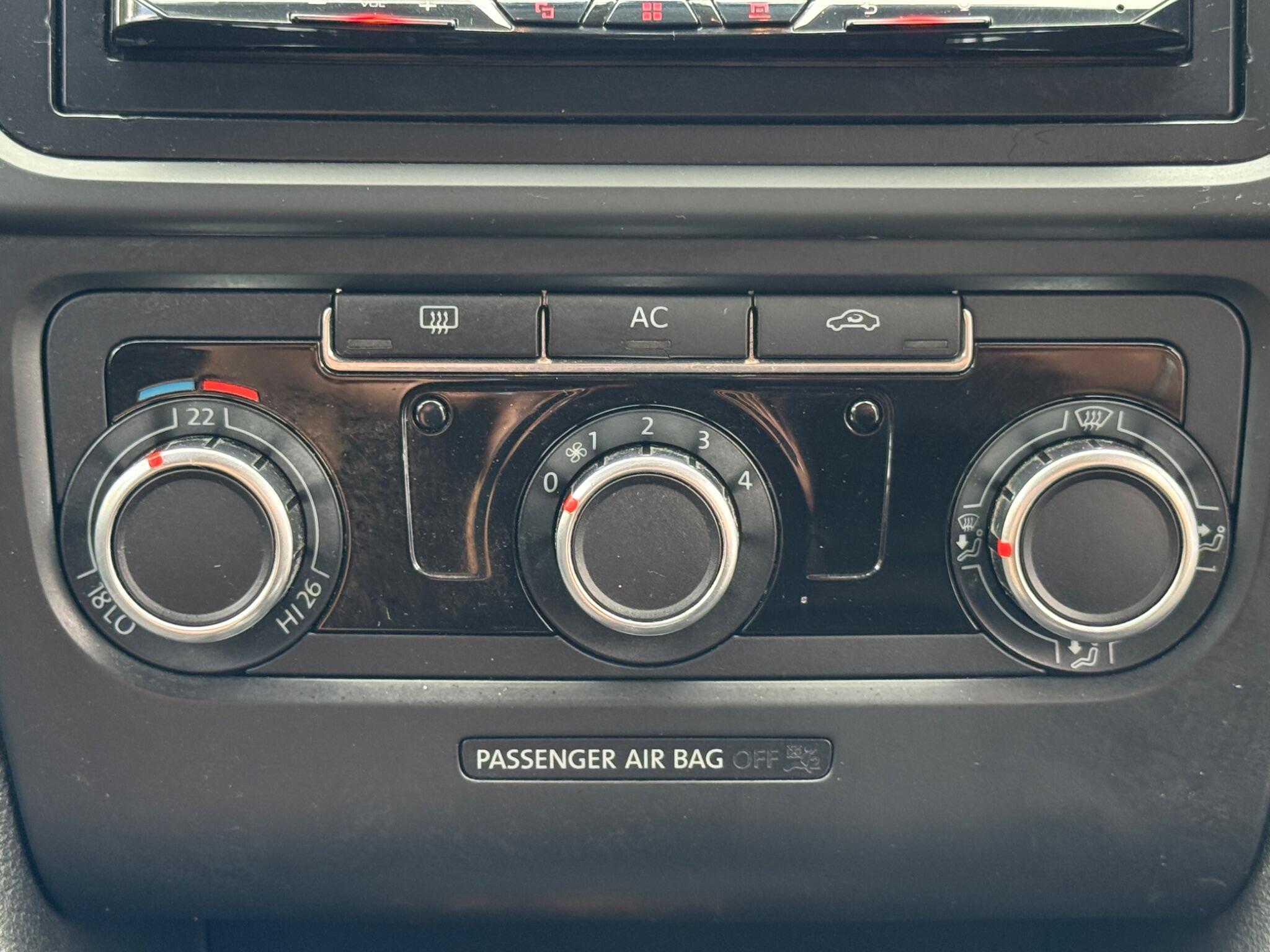 Volkswagen Golf - Image 46