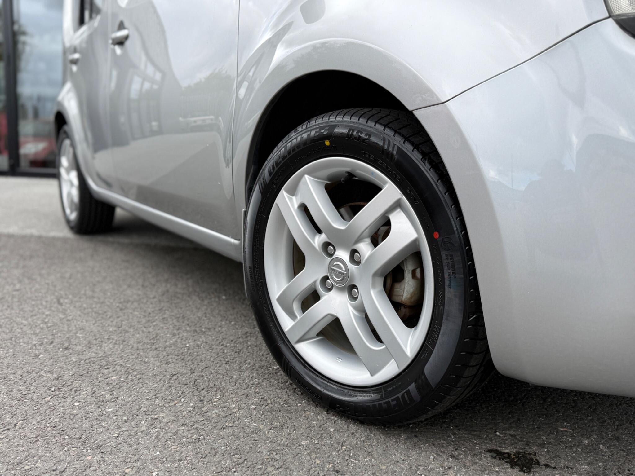 Nissan Cube view 5