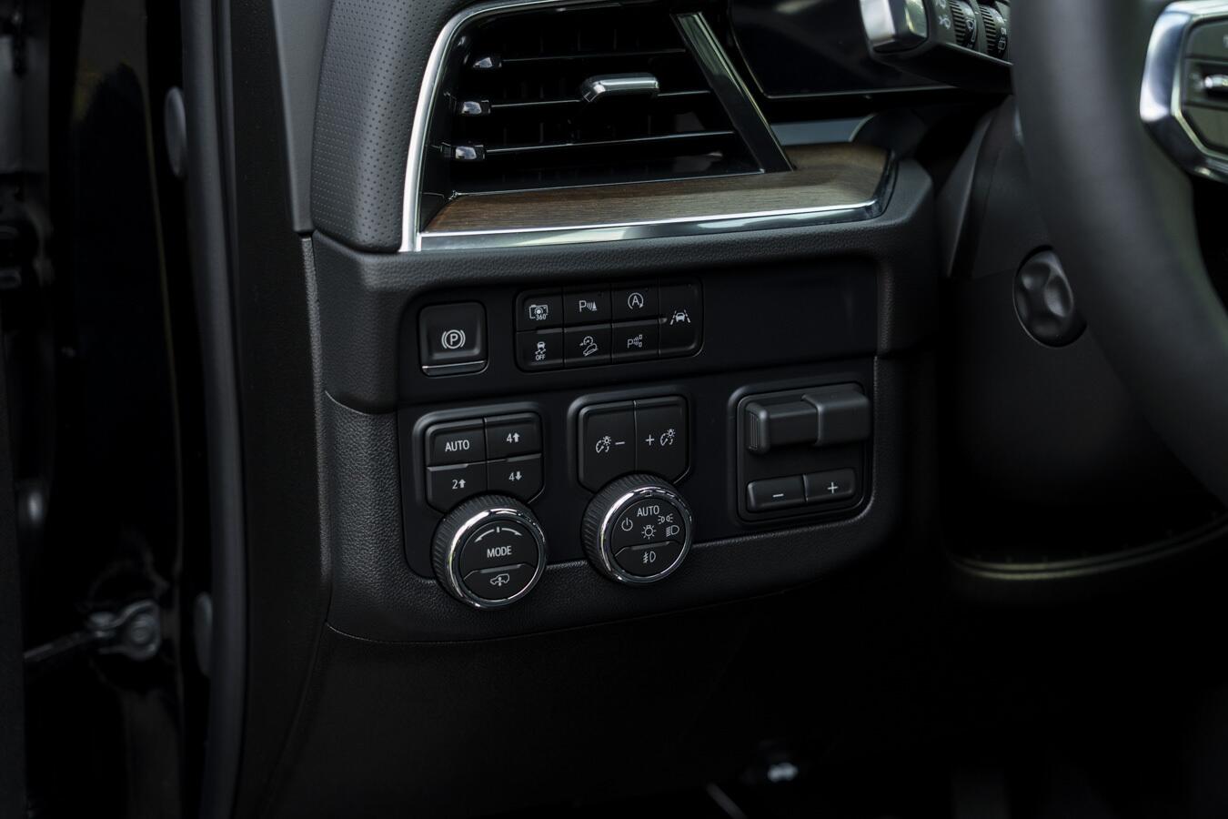 Chevrolet Suburban view 52