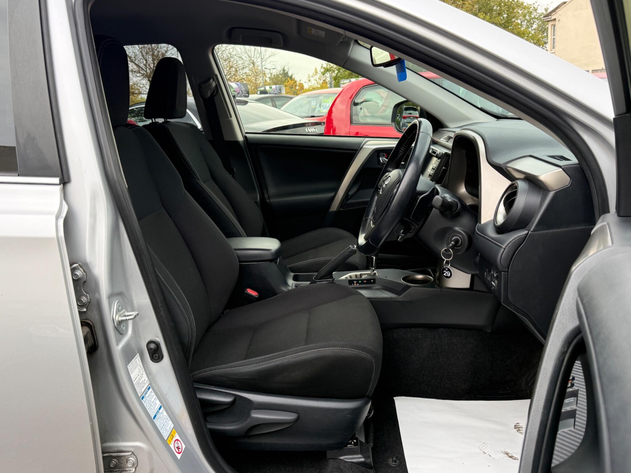 Toyota RAV4 - Image 32