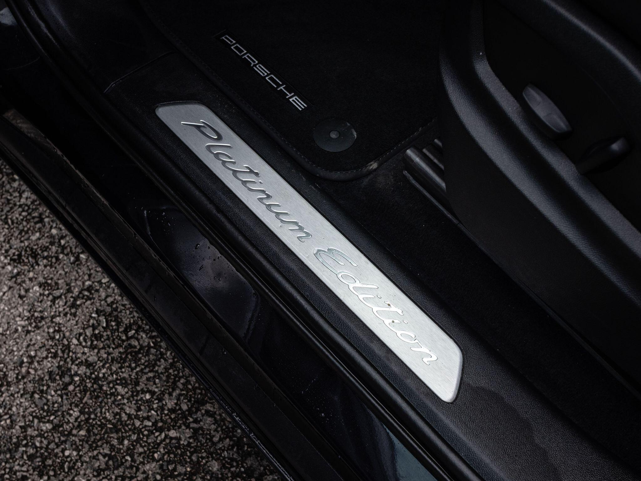 Porsche Cayenne view 39