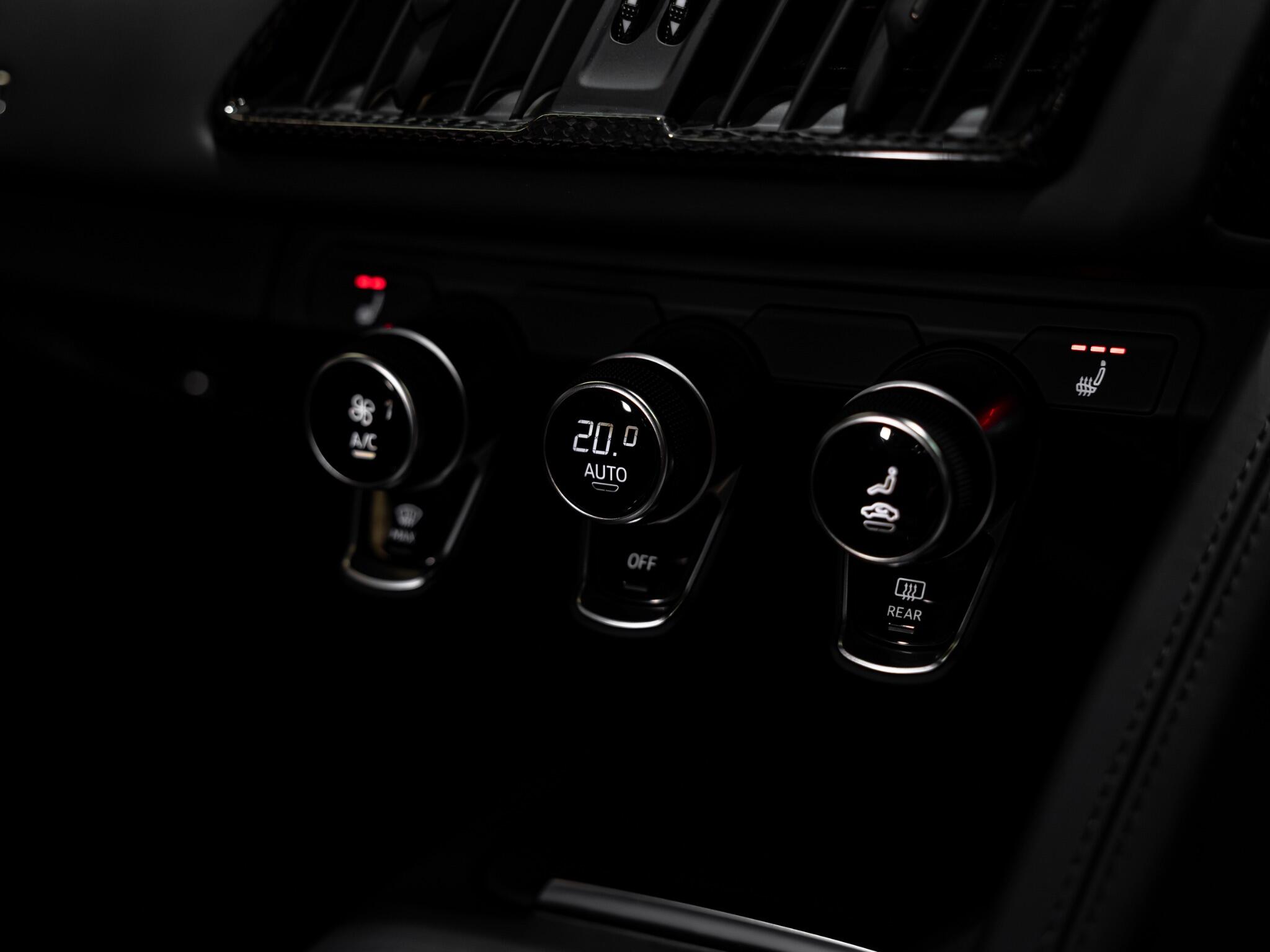 Audi R8 view 28