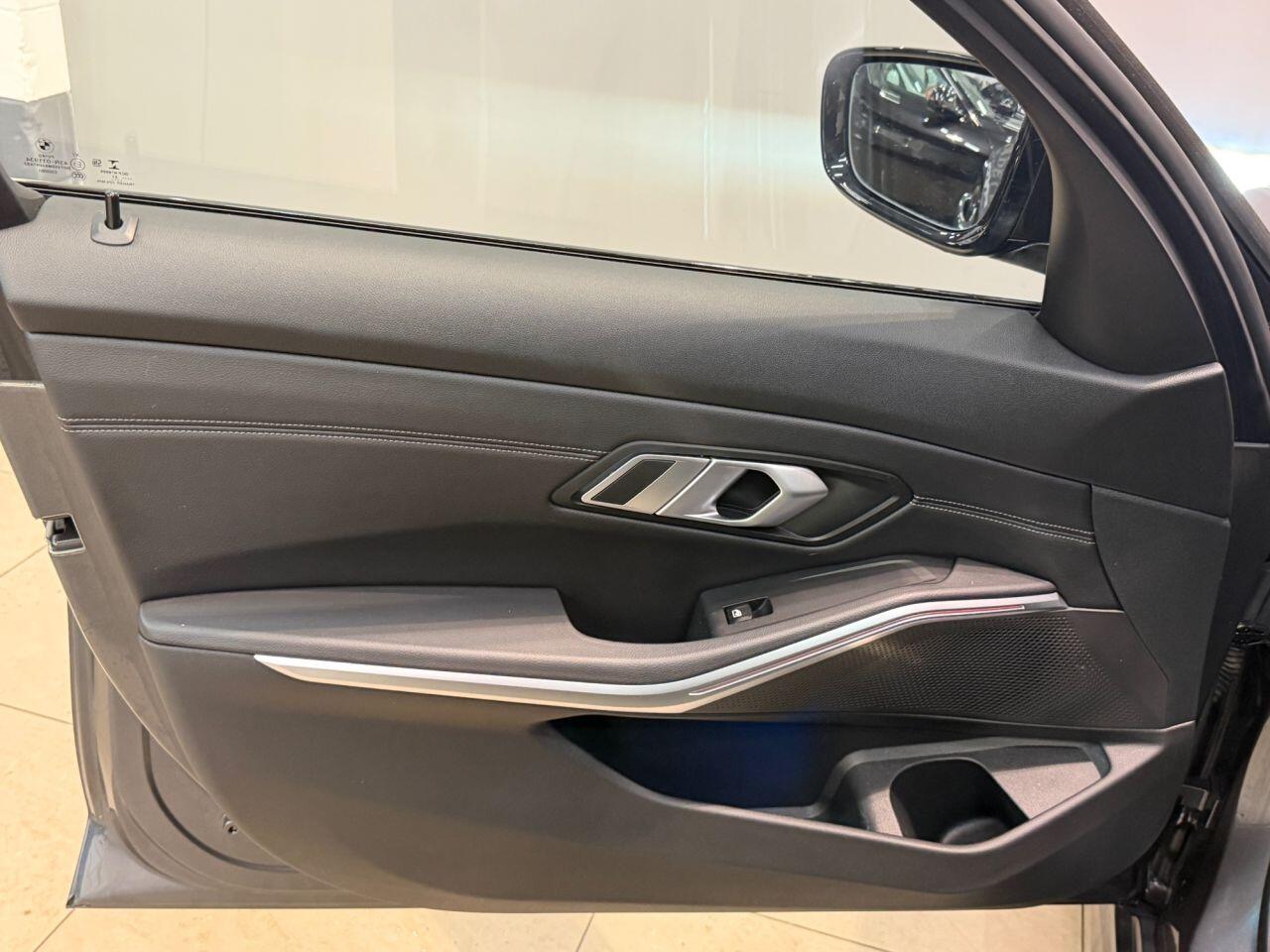 BMW 3 Series view 41