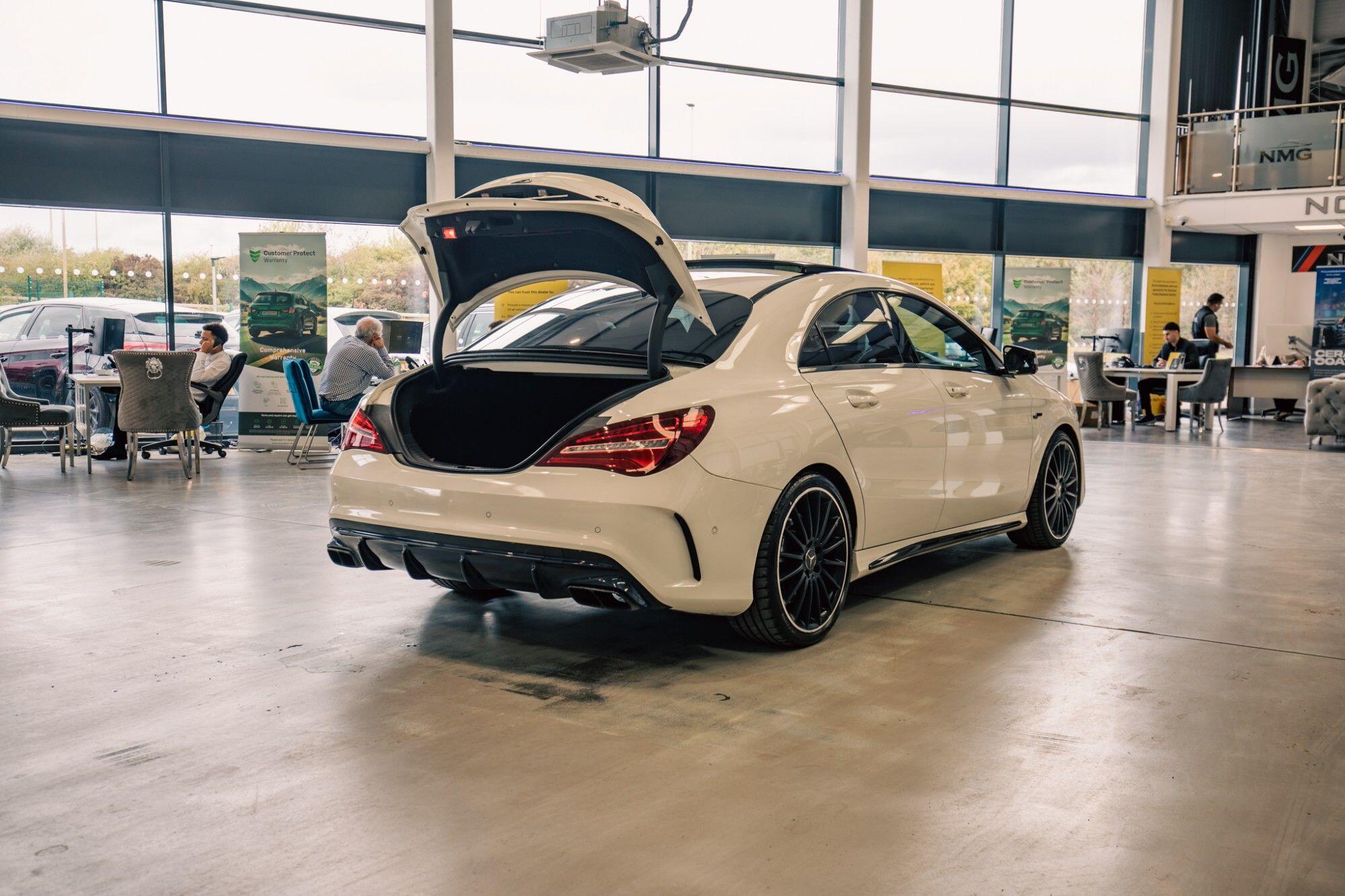 Mercedes-Benz CLA view 32
