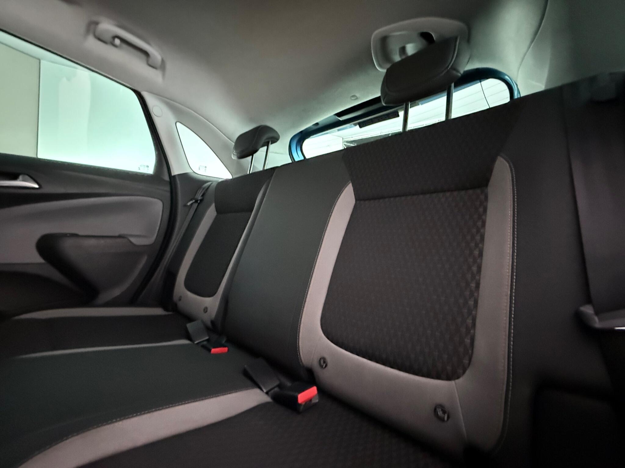 Vauxhall Crossland X view 29