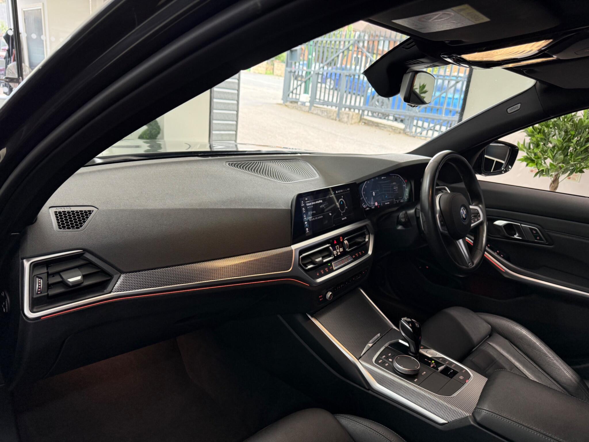 BMW 3 Series view 33