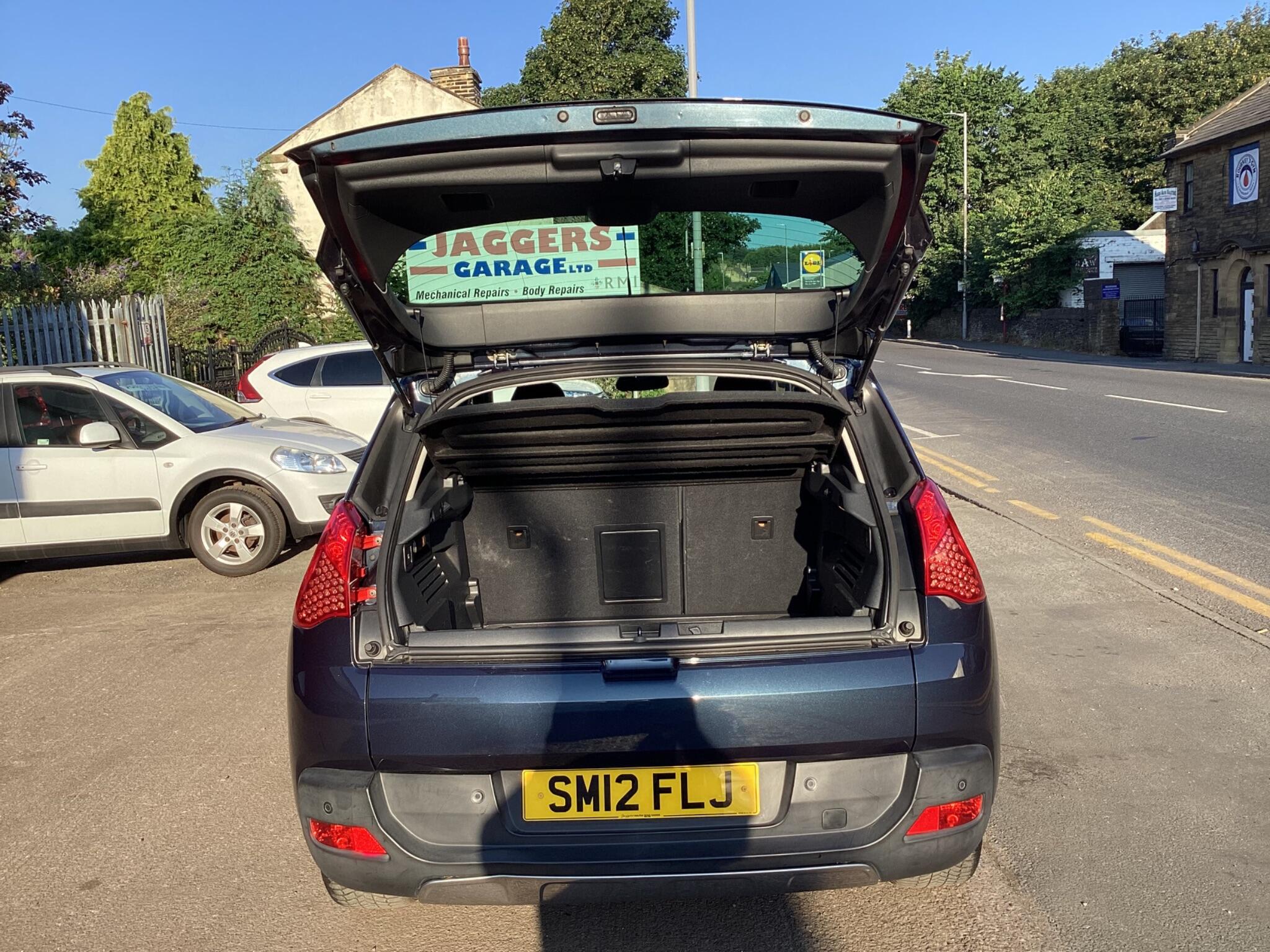Peugeot 3008 view 12