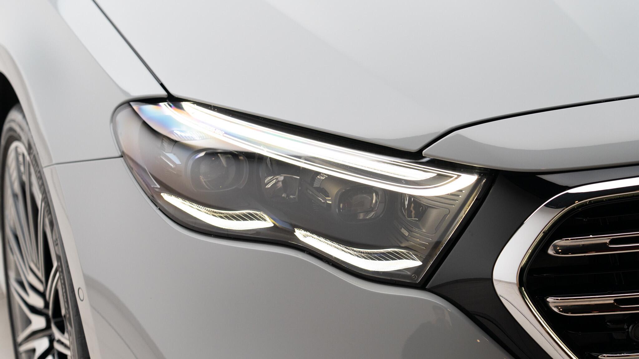 Mercedes-Benz E-Class view 10
