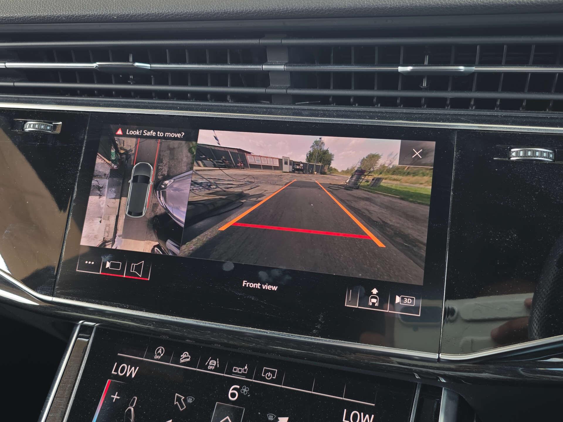Audi Q8 view 35