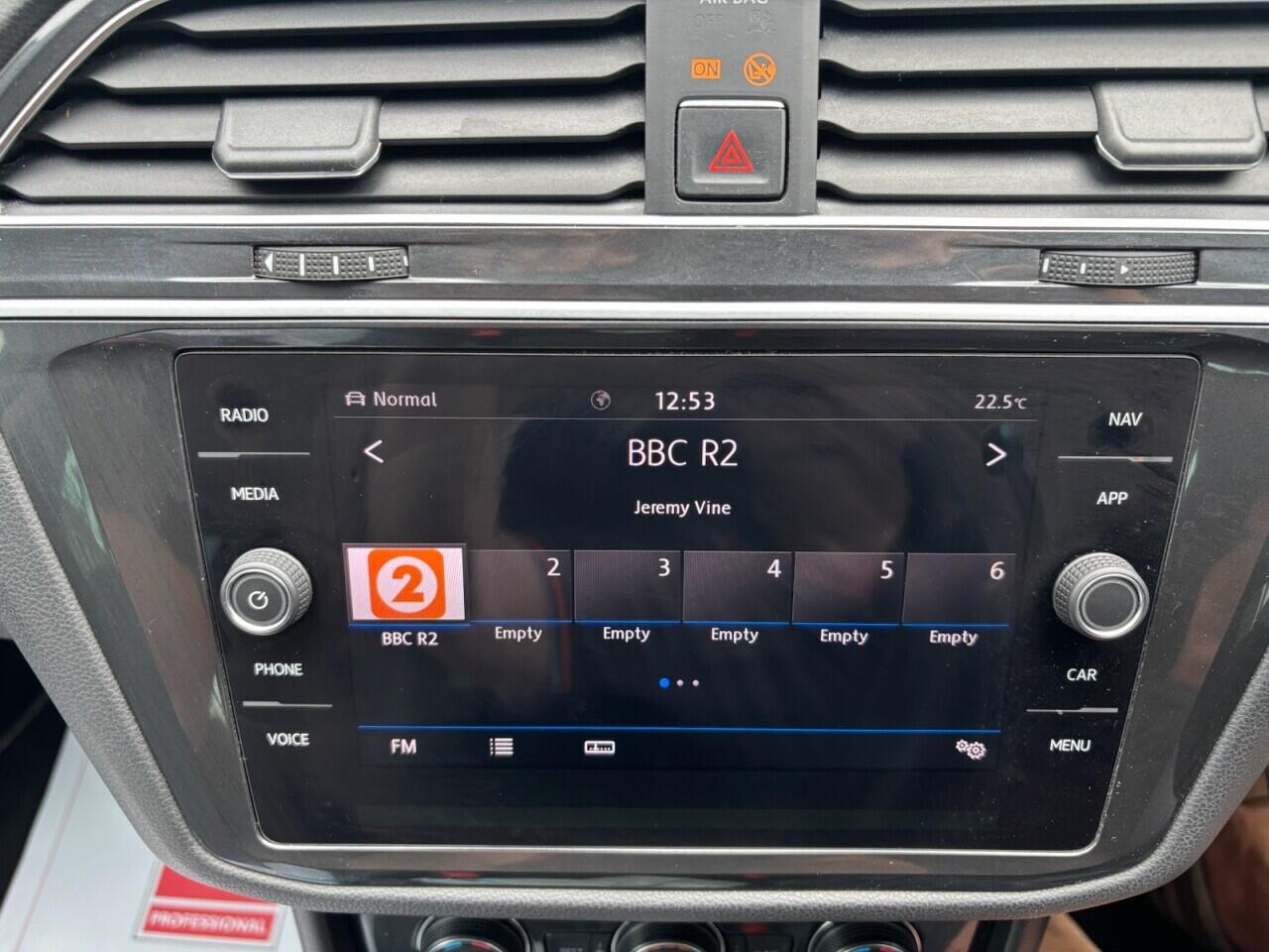 Volkswagen Tiguan view 19
