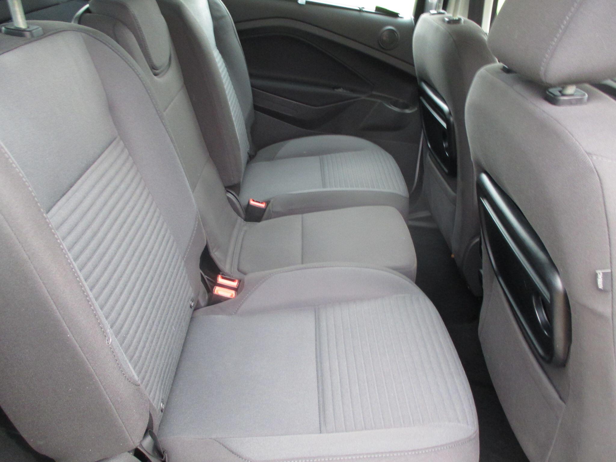 2016 Ford Grand C-Max image 26