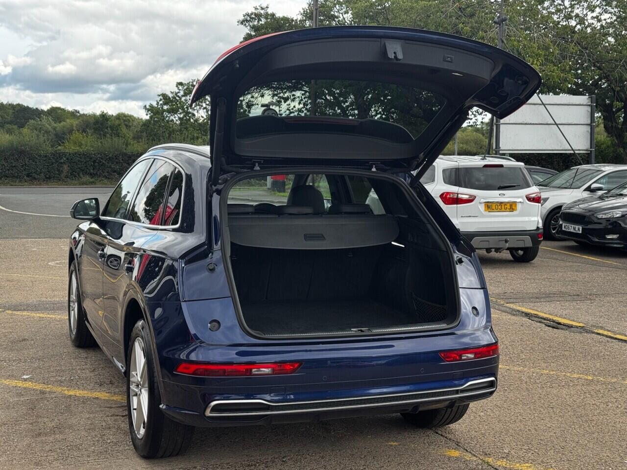 Audi Q5 view 15