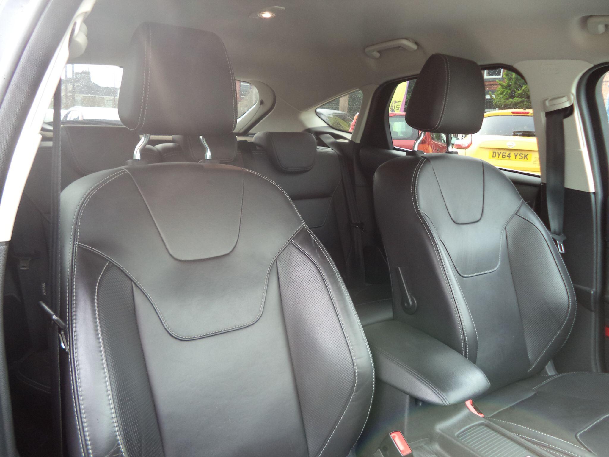 Ford Focus view 29