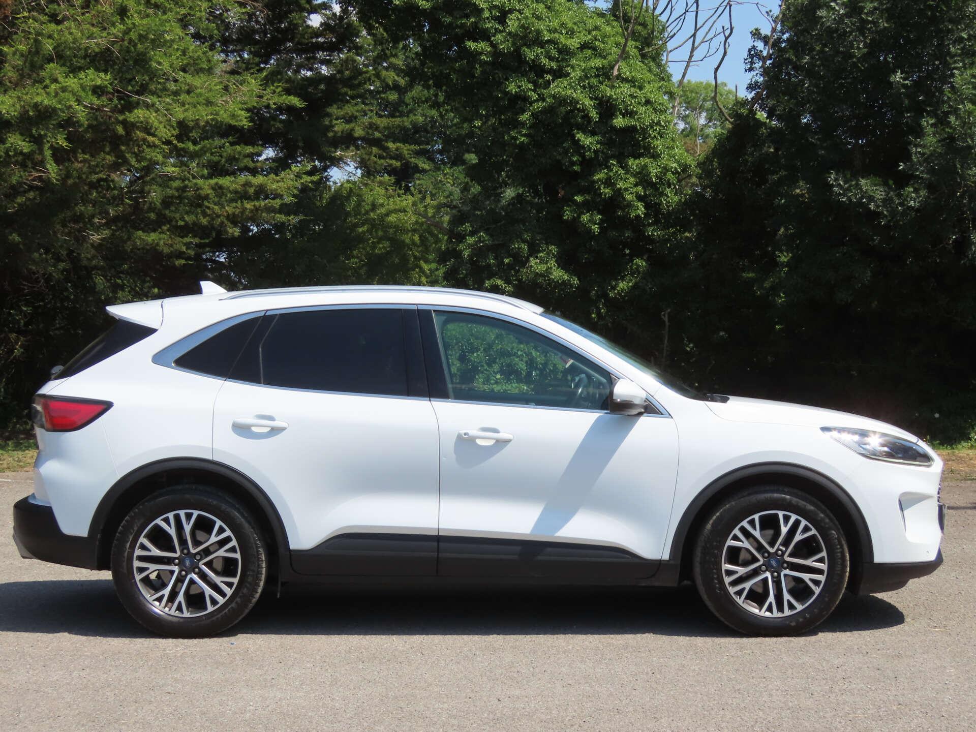 Ford Kuga view 4