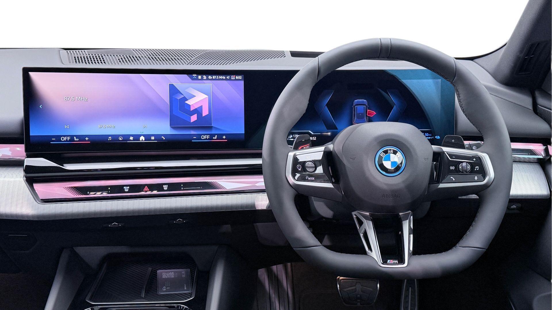BMW 5 Series view 5
