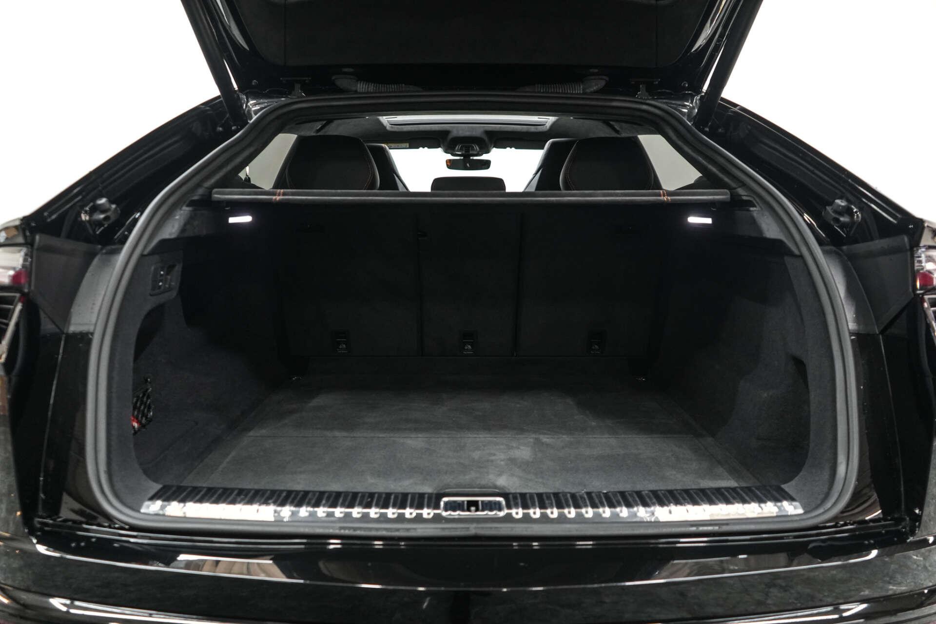 Lamborghini Urus view 23
