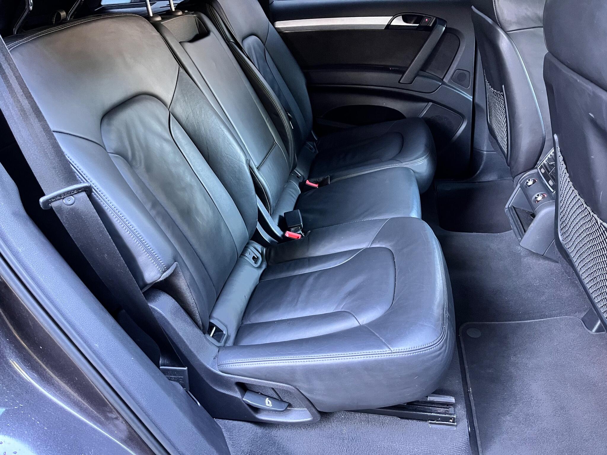Audi Q7 view 30