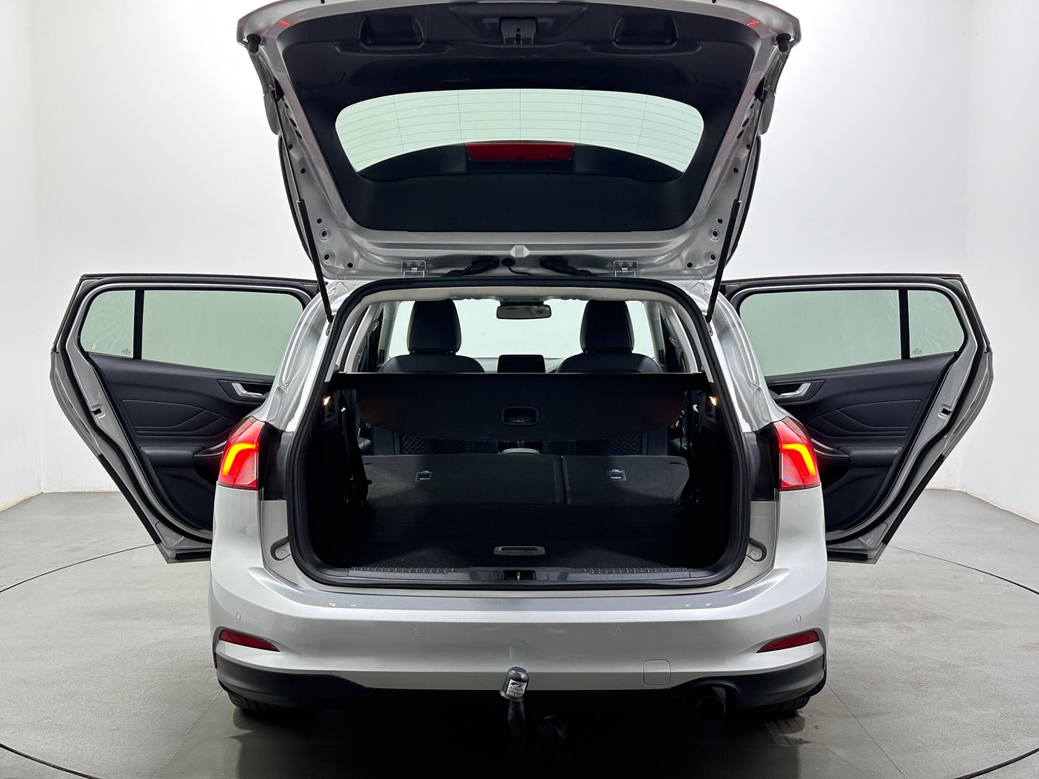 Ford Focus view 43
