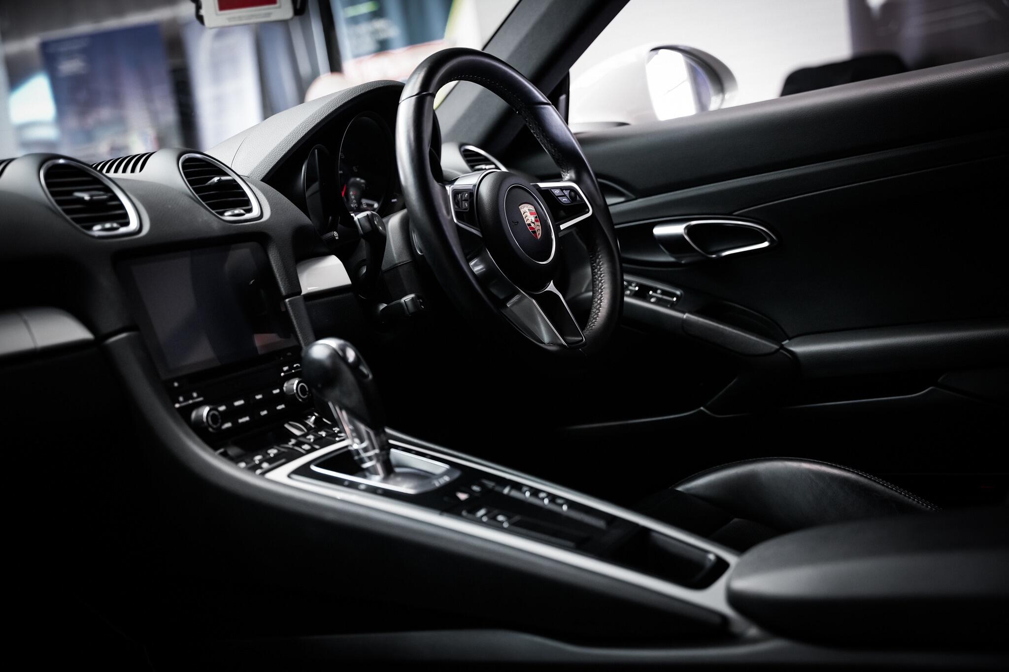 Porsche Cayman view 3