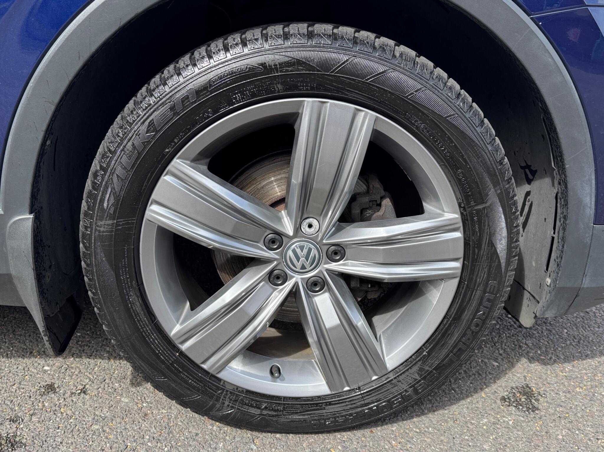 Volkswagen Tiguan view 16