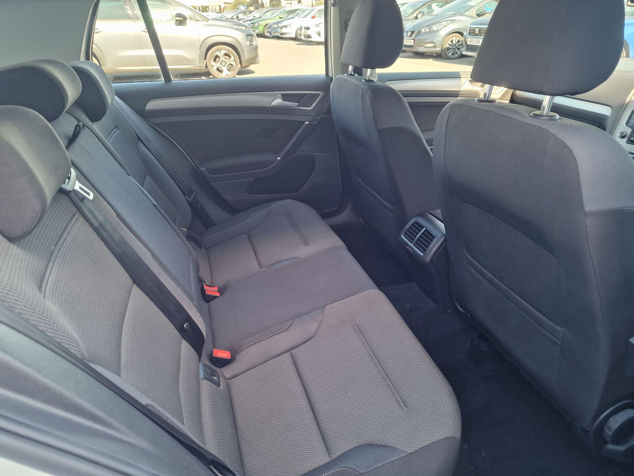 Volkswagen Golf view 25