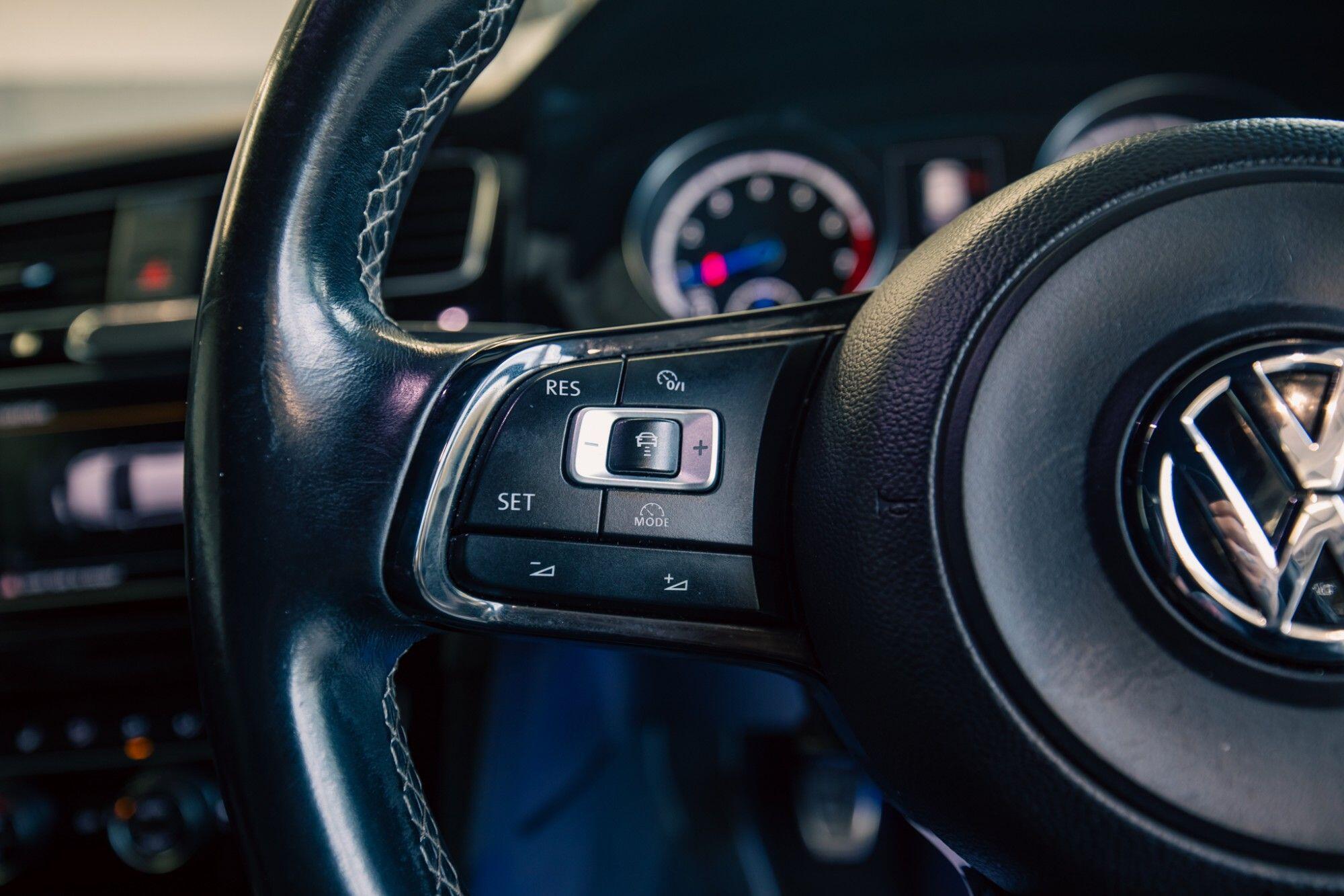 Volkswagen Golf view 10