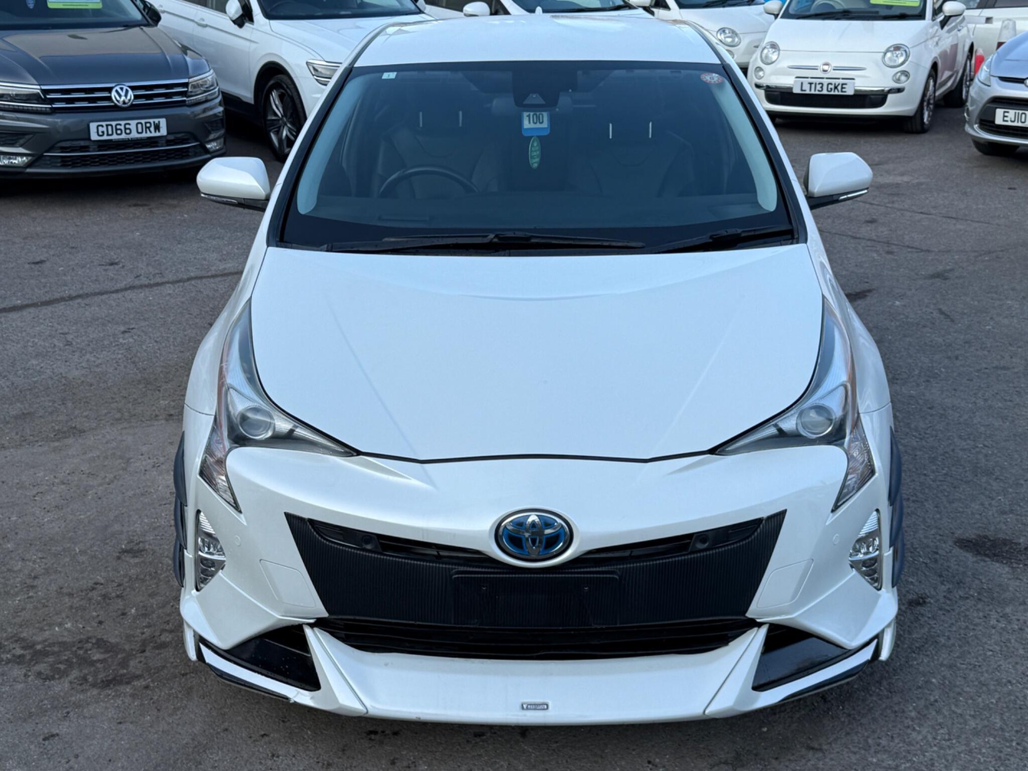 Toyota Prius - Image 8