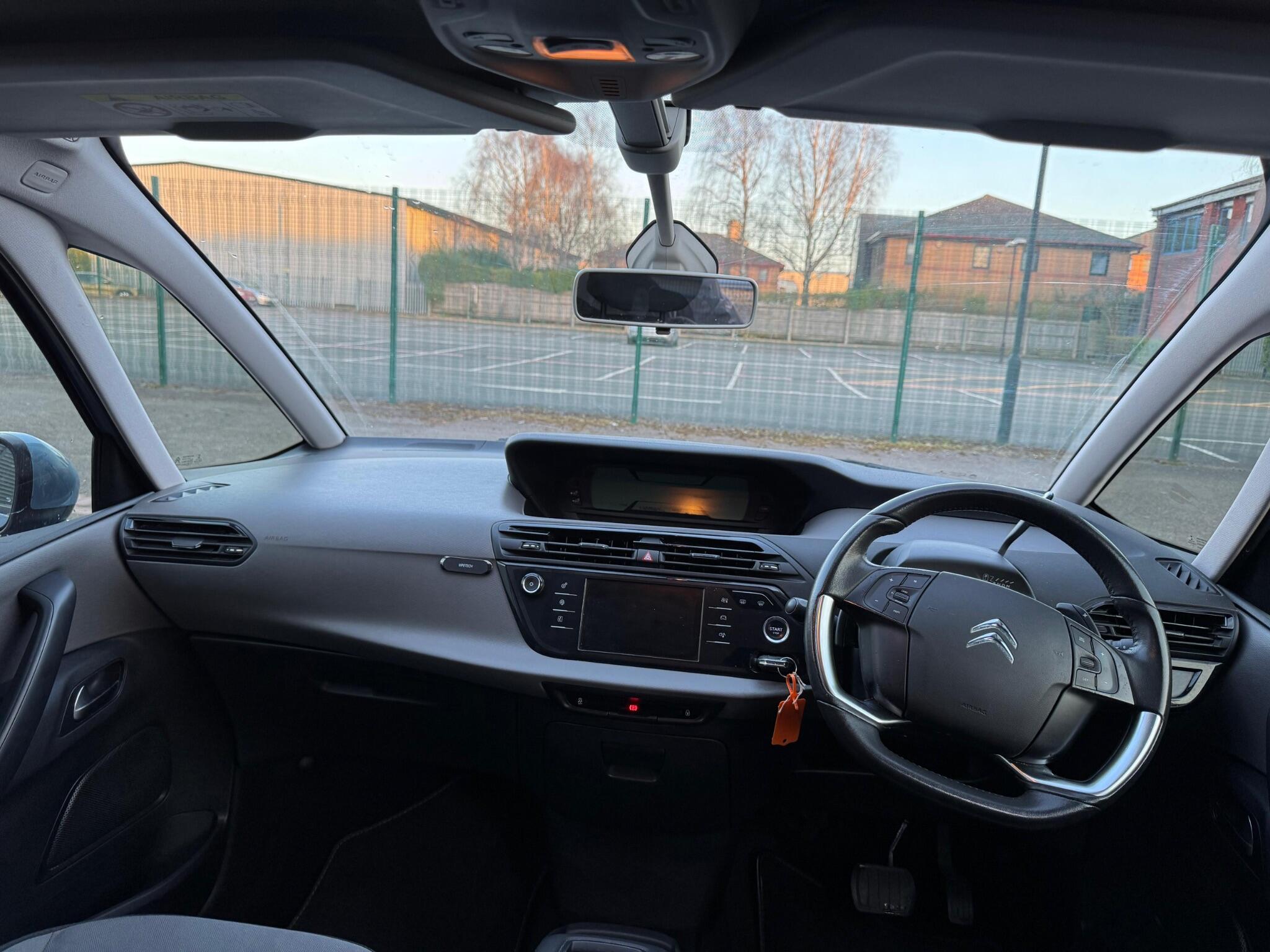 Citroen Grand C4 Picasso view 44