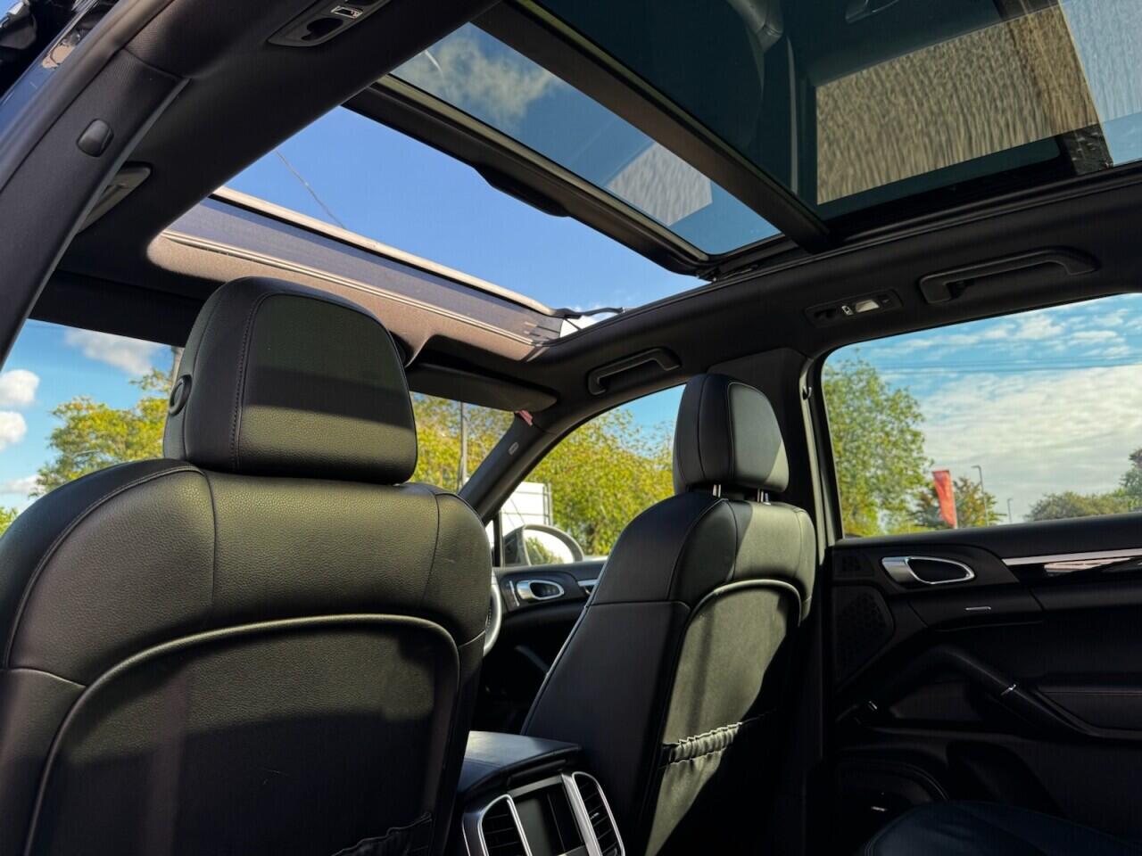 Porsche Cayenne view 43