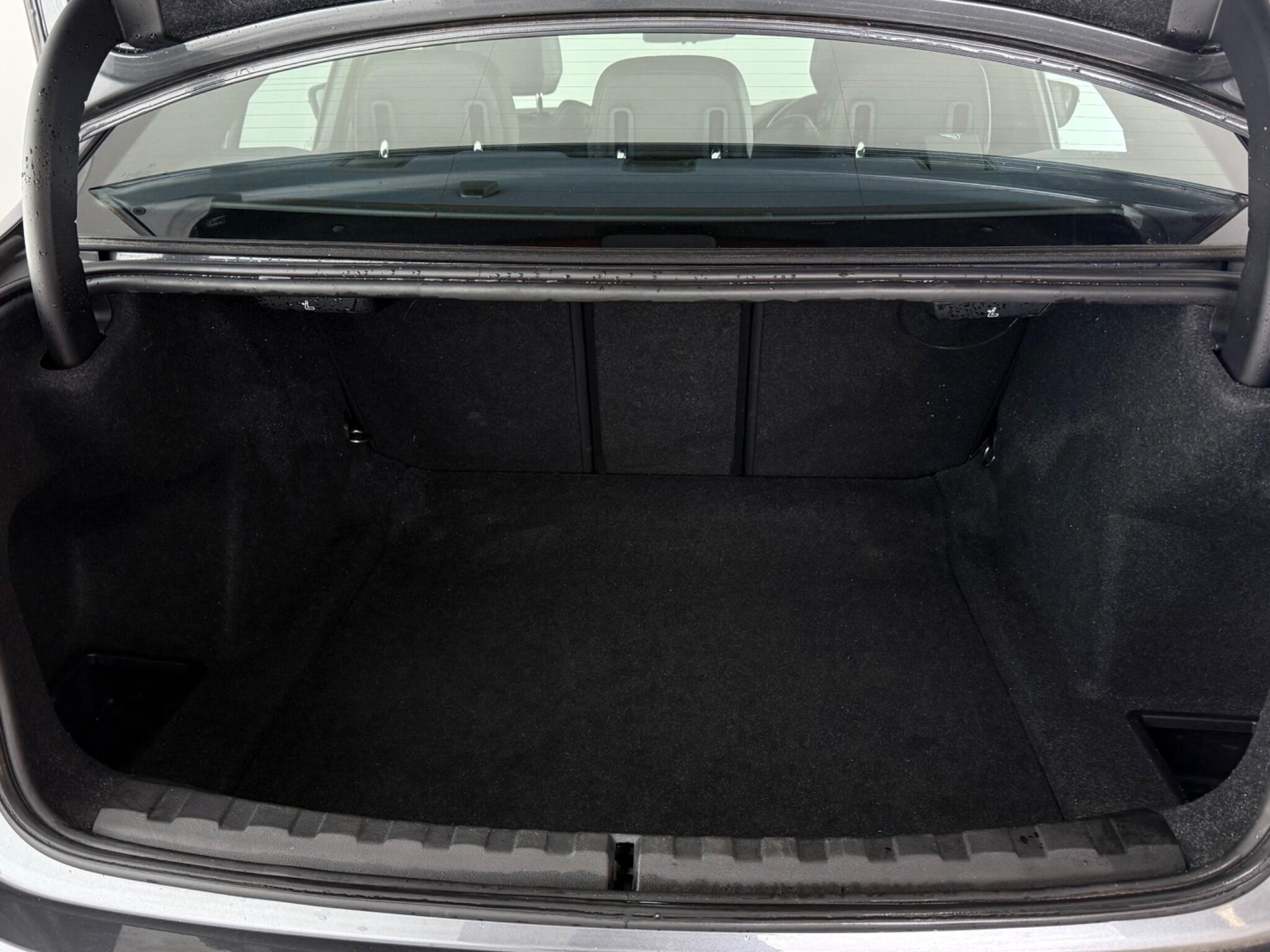 BMW 3 Series view 10