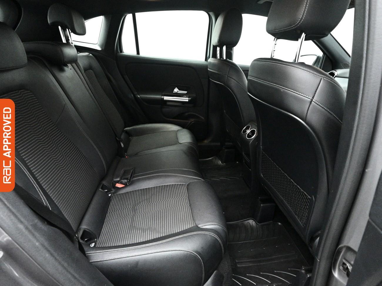 Mercedes-Benz Gla view 13