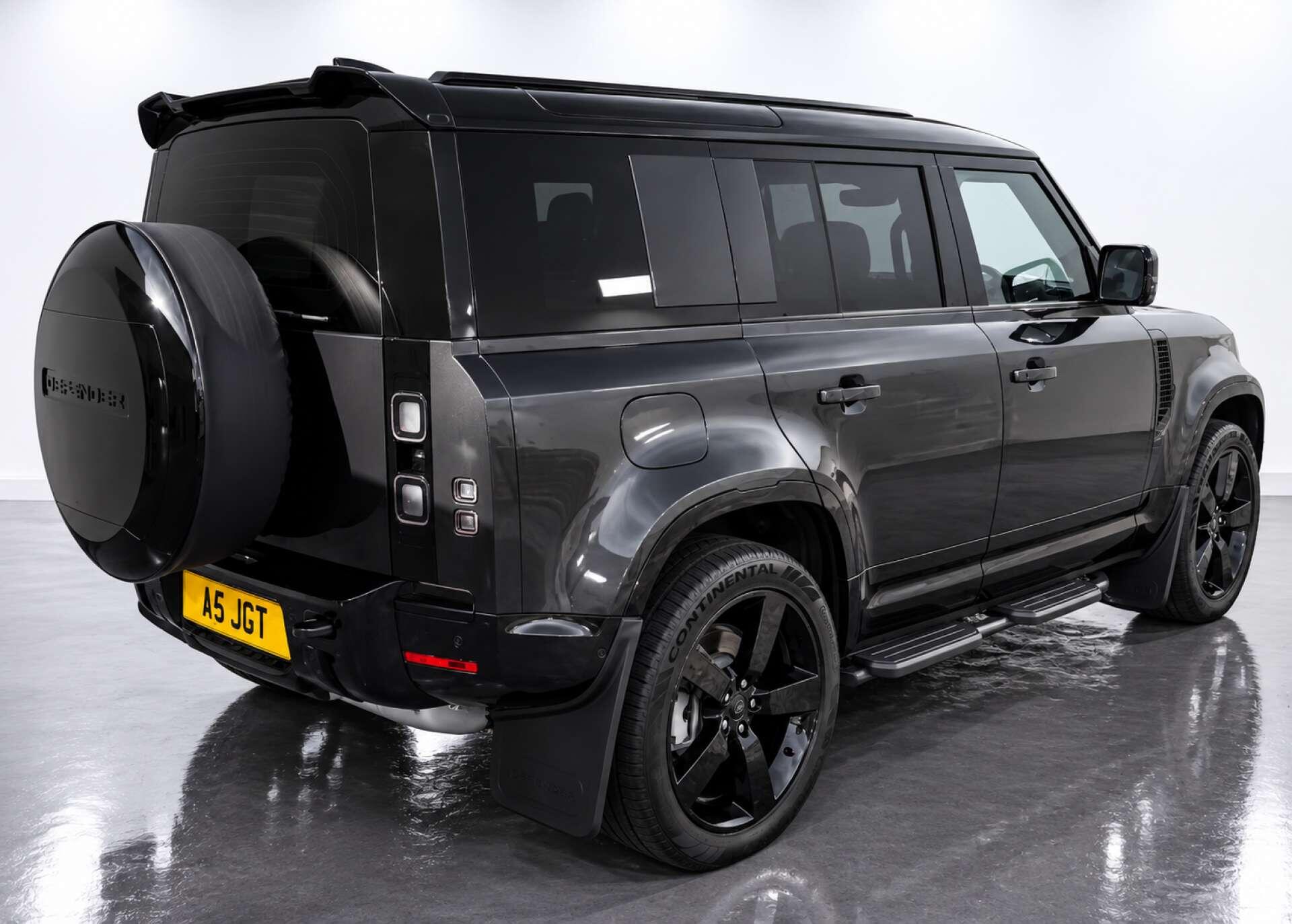 Land Rover Defender view 3