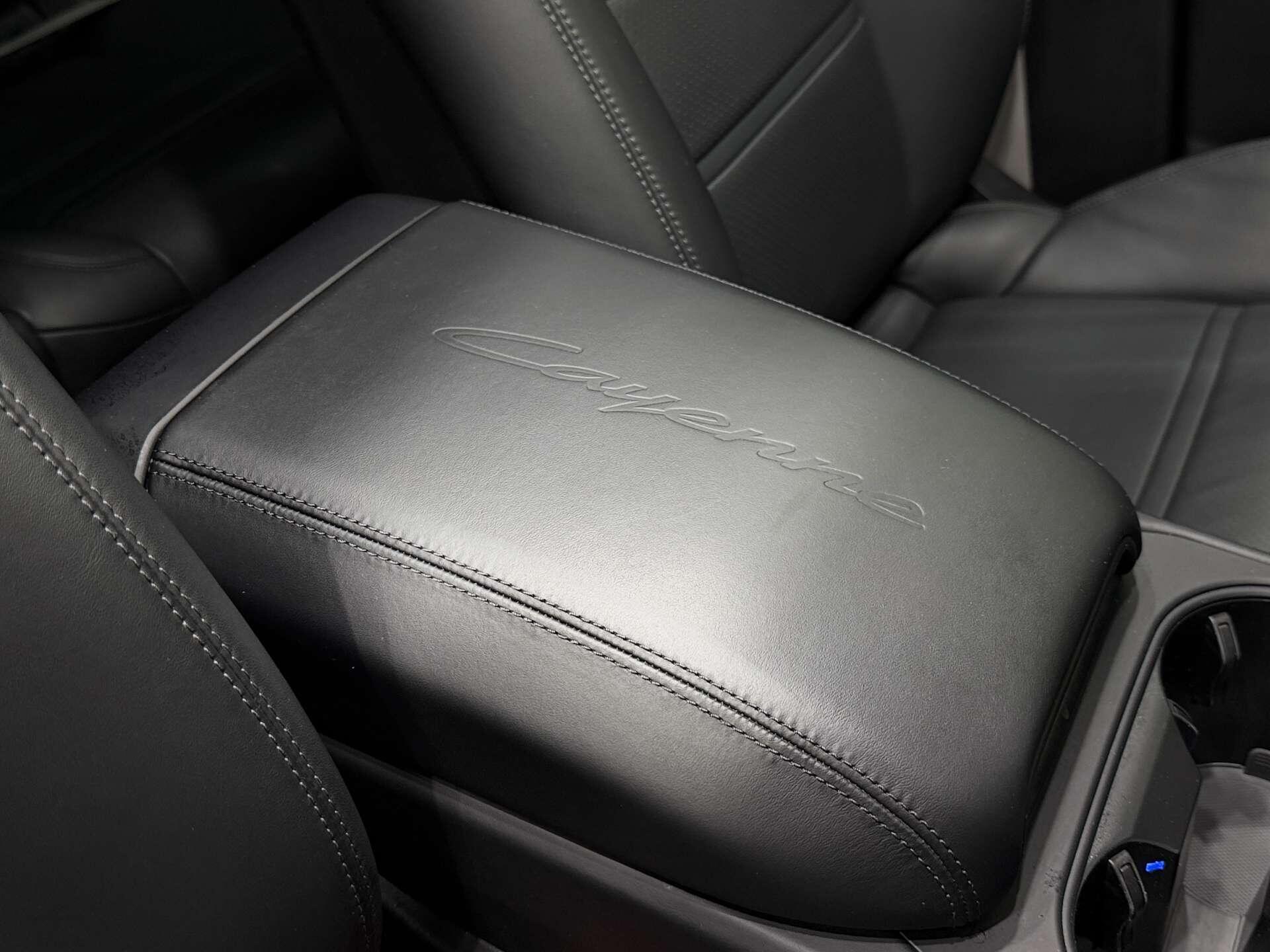 Porsche Cayenne view 40