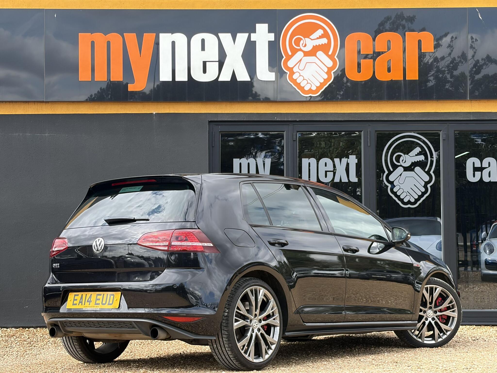 Volkswagen Golf view 11