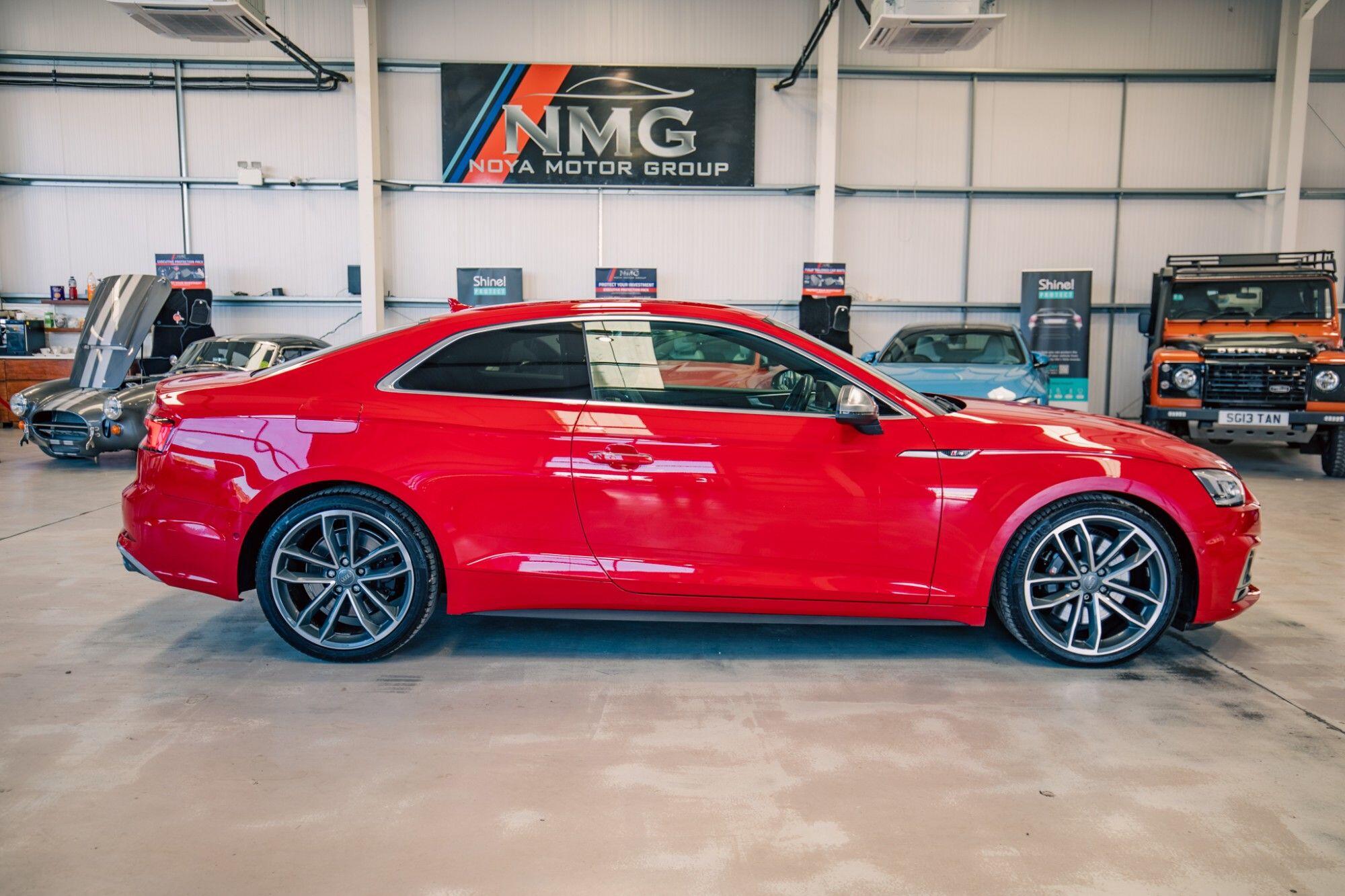Audi S5 view 25