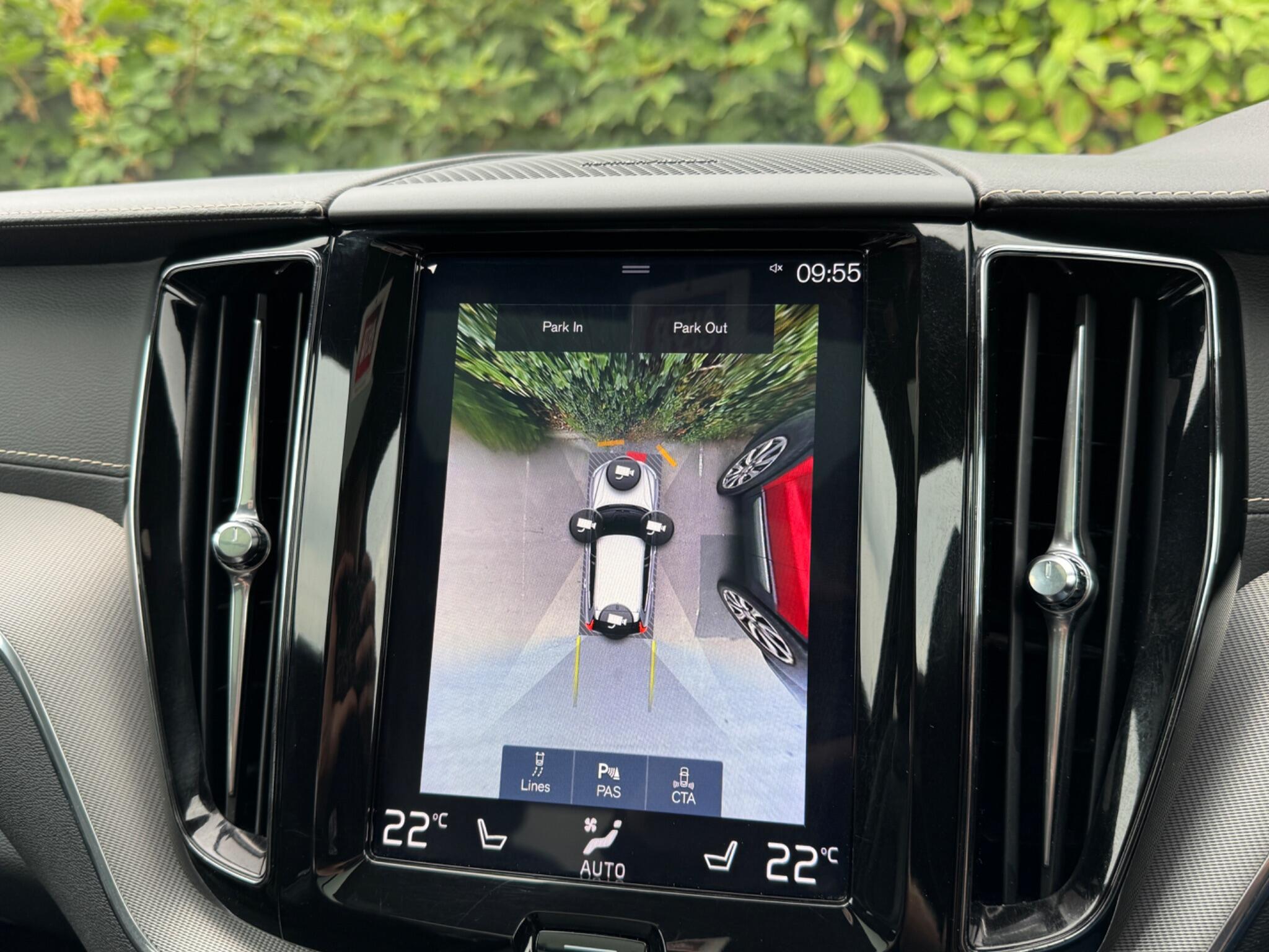Volvo XC60 view 21