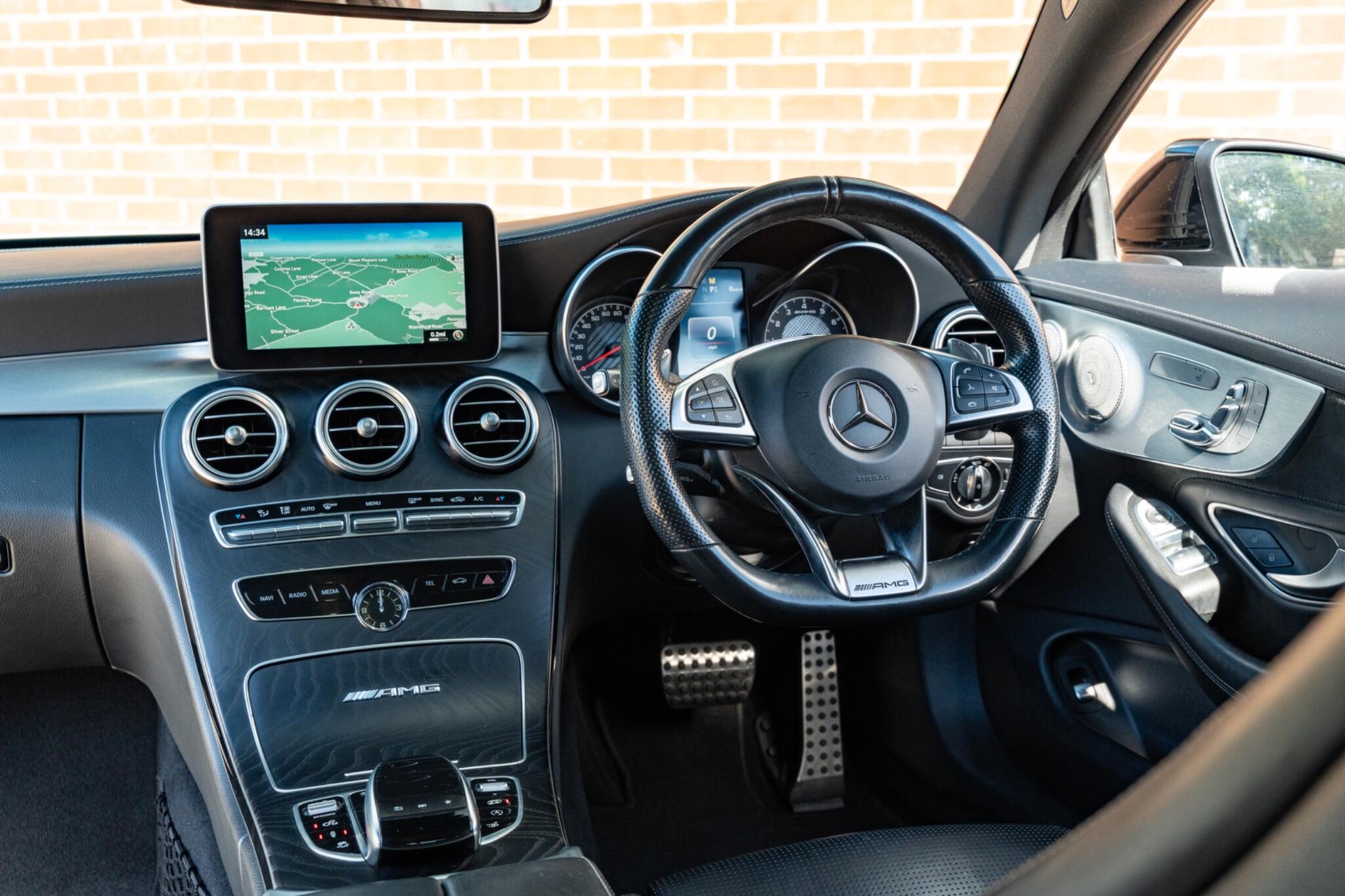 Mercedes-Benz C-Class view 9